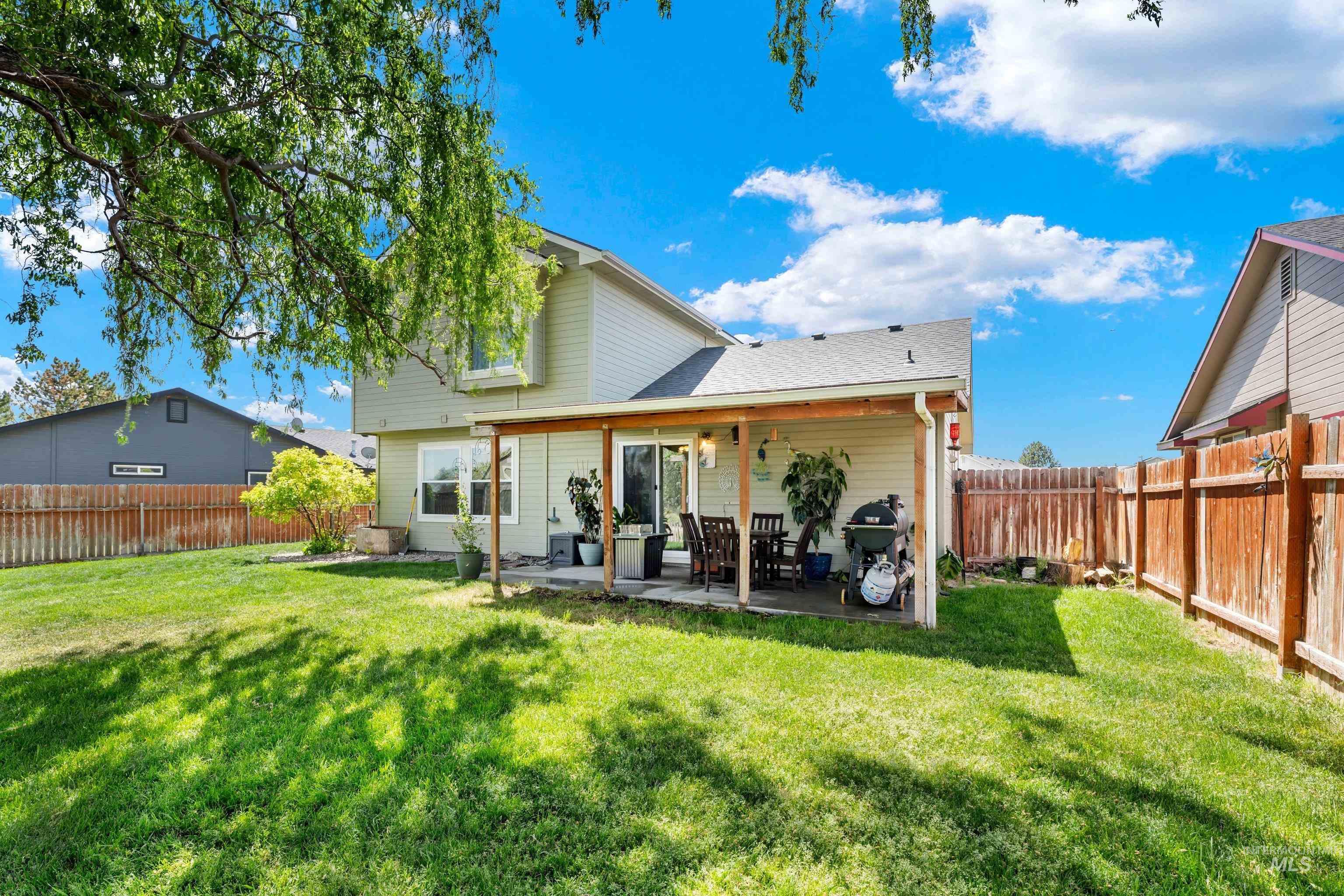 3903 Stonehedge Way, Caldwell, Idaho 83605-7317, 4 Bedrooms, 2.5 Bathrooms, Residential For Sale, Price $384,900,MLS 98985982