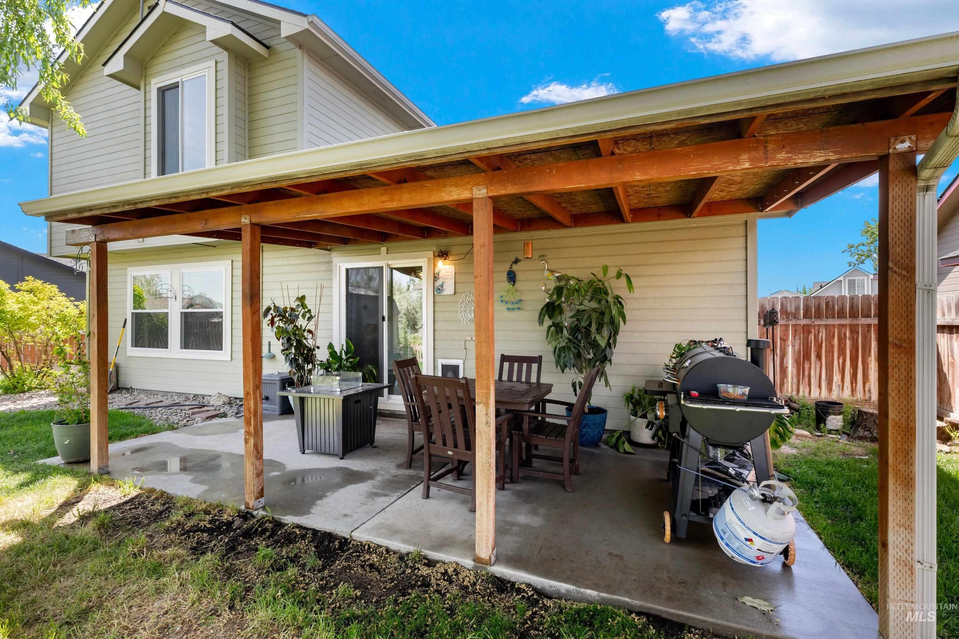 3903 Stonehedge Way, Caldwell, Idaho 83605-7317, 4 Bedrooms, 2.5 Bathrooms, Residential For Sale, Price $384,900,MLS 98985982