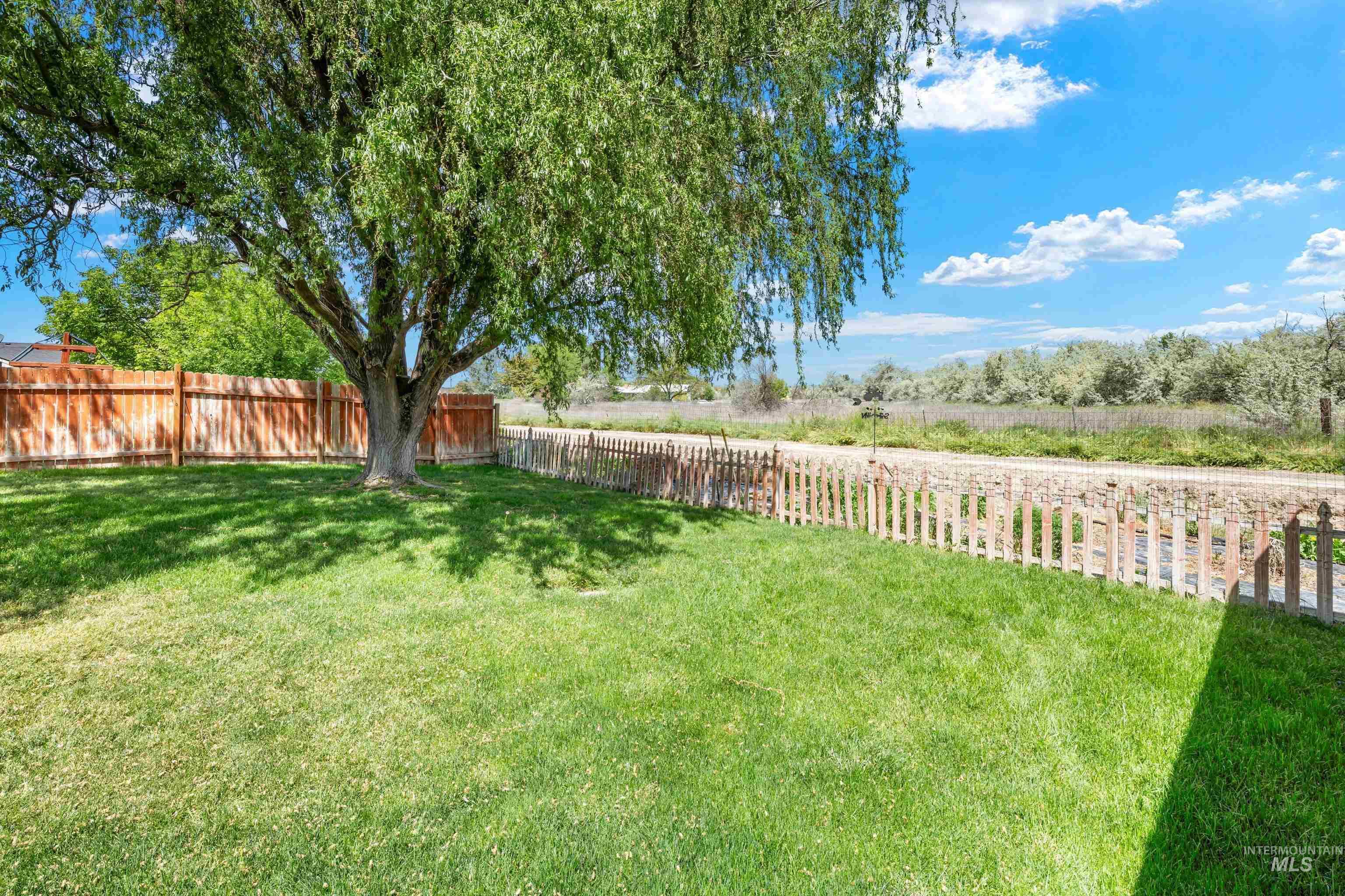 3903 Stonehedge Way, Caldwell, Idaho 83605-7317, 4 Bedrooms, 2.5 Bathrooms, Residential For Sale, Price $384,900,MLS 98985982