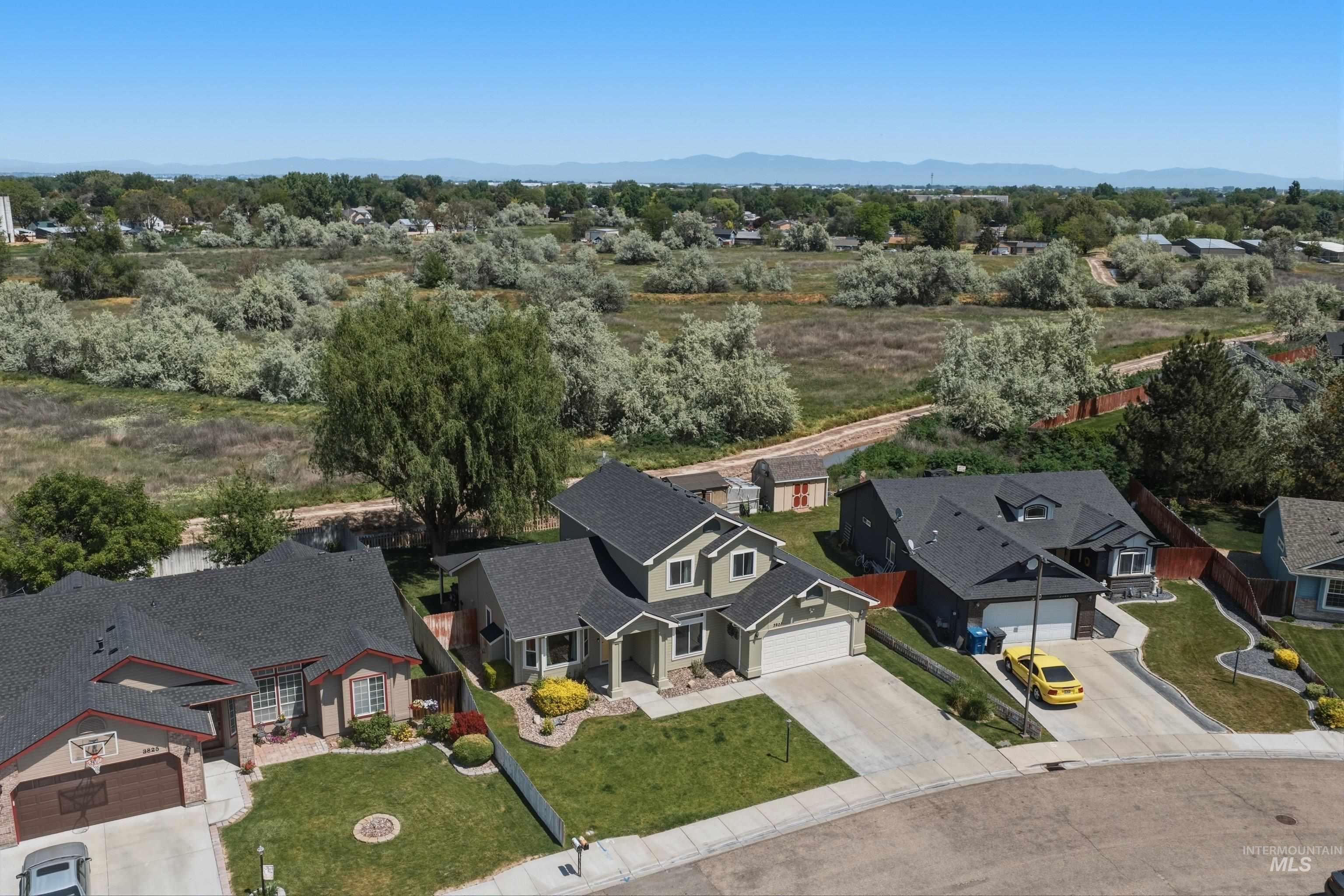 3903 Stonehedge Way, Caldwell, Idaho 83605-7317, 4 Bedrooms, 2.5 Bathrooms, Residential For Sale, Price $384,900,MLS 98985982