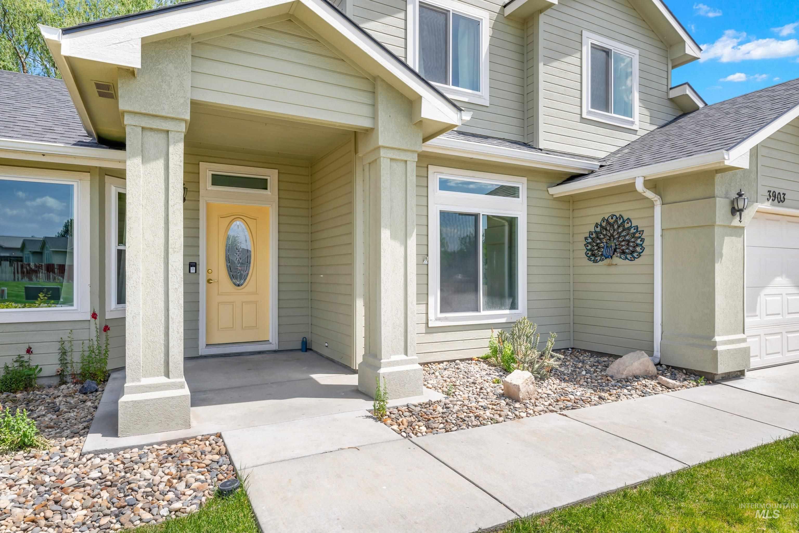 3903 Stonehedge Way, Caldwell, Idaho 83605-7317, 4 Bedrooms, 2.5 Bathrooms, Residential For Sale, Price $384,900,MLS 98985982