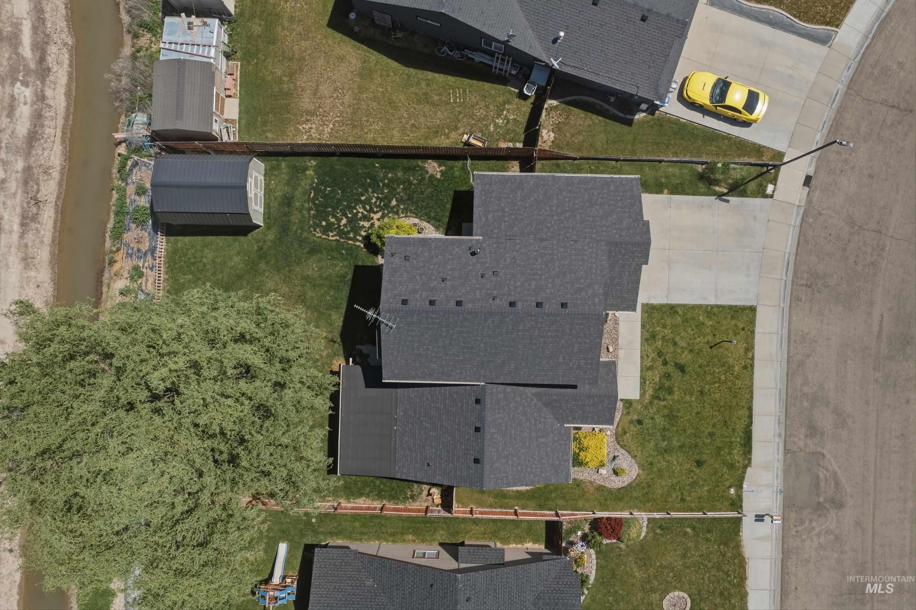 3903 Stonehedge Way, Caldwell, Idaho 83605-7317, 4 Bedrooms, 2.5 Bathrooms, Residential For Sale, Price $384,900,MLS 98985982