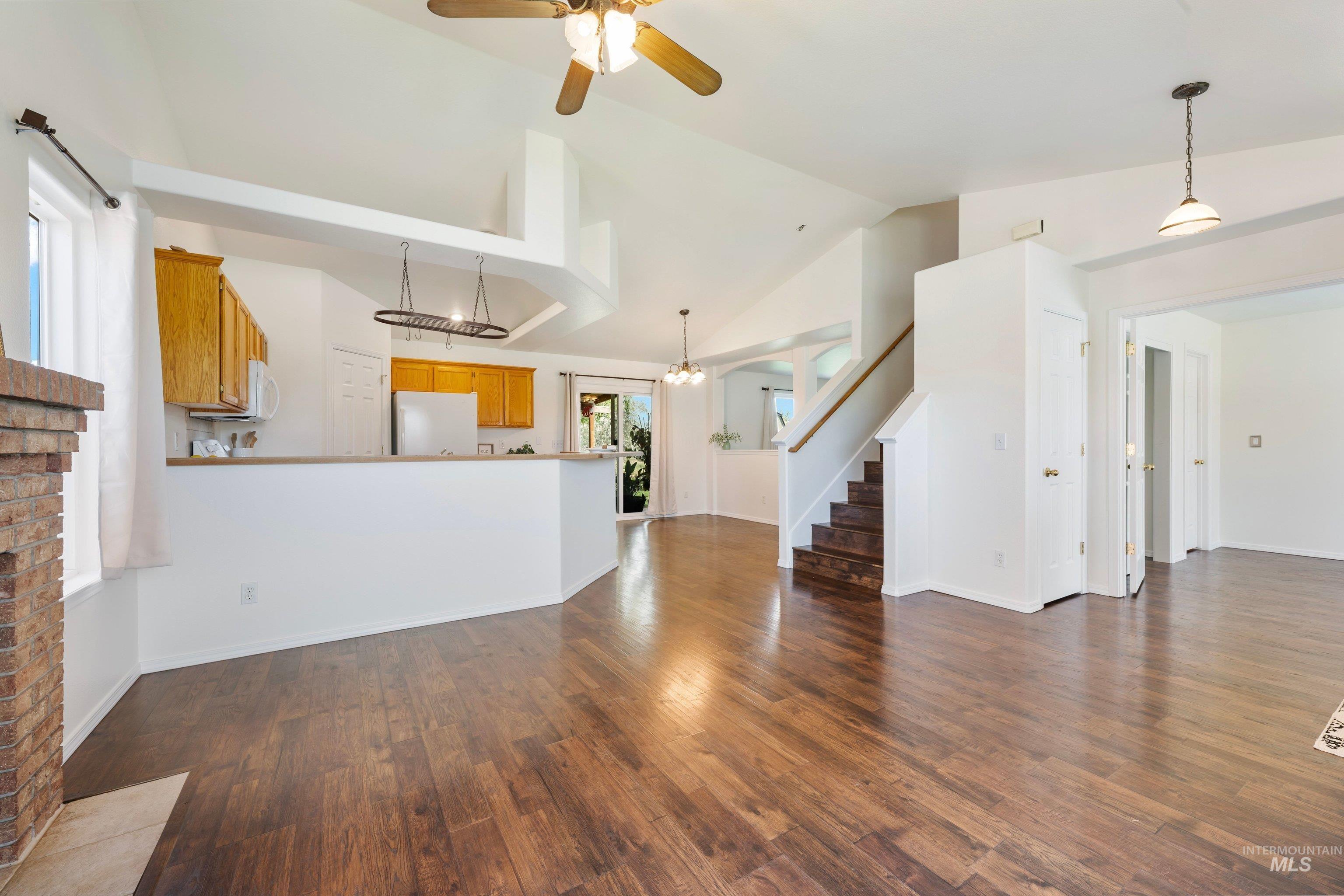 3903 Stonehedge Way, Caldwell, Idaho 83605-7317, 4 Bedrooms, 2.5 Bathrooms, Residential For Sale, Price $384,900,MLS 98985982