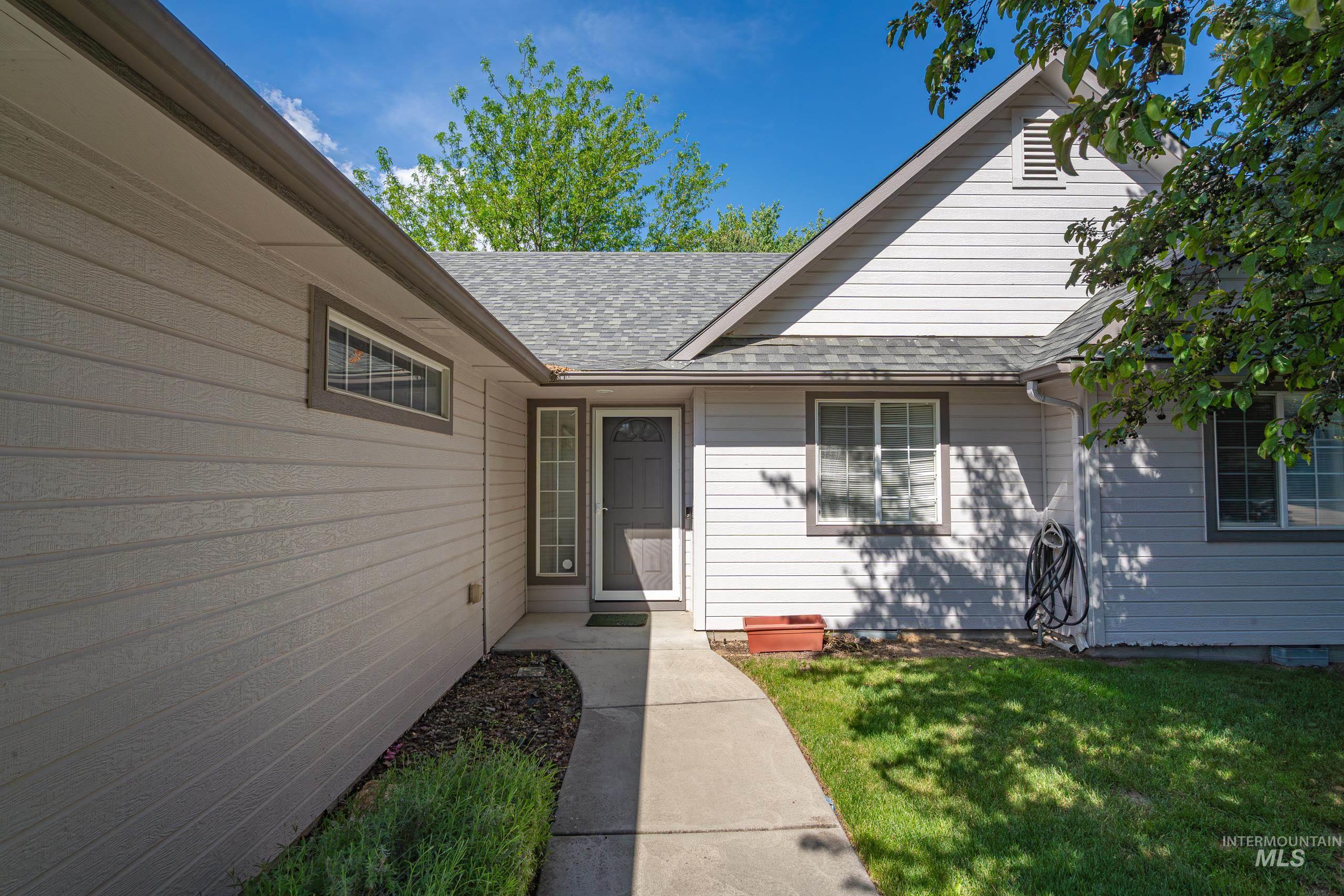 2137 S Petra Ave, Boise, Idaho 83709, 3 Bedrooms, 3 Bathrooms, Residential For Sale, Price $475,000,MLS 98985984