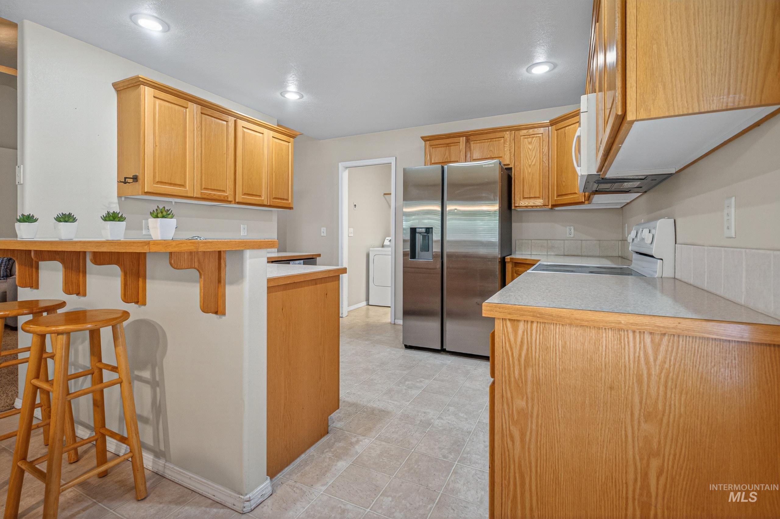 2137 S Petra Ave, Boise, Idaho 83709, 3 Bedrooms, 3 Bathrooms, Residential For Sale, Price $475,000,MLS 98985984