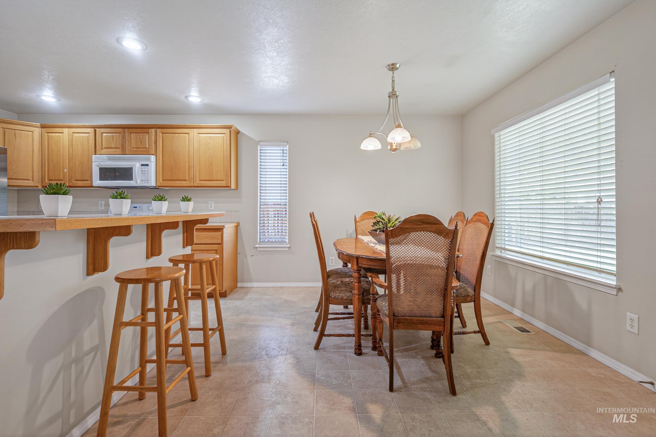 2137 S Petra Ave, Boise, Idaho 83709, 3 Bedrooms, 3 Bathrooms, Residential For Sale, Price $475,000,MLS 98985984