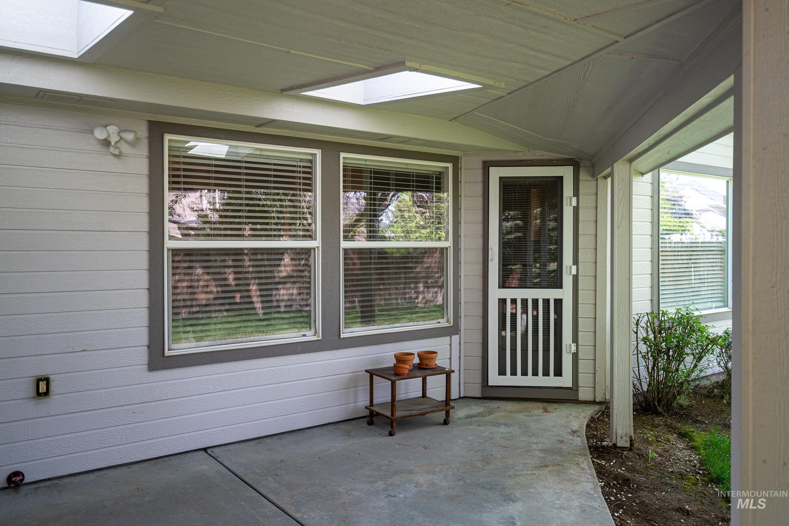 2137 S Petra Ave, Boise, Idaho 83709, 3 Bedrooms, 3 Bathrooms, Residential For Sale, Price $475,000,MLS 98985984