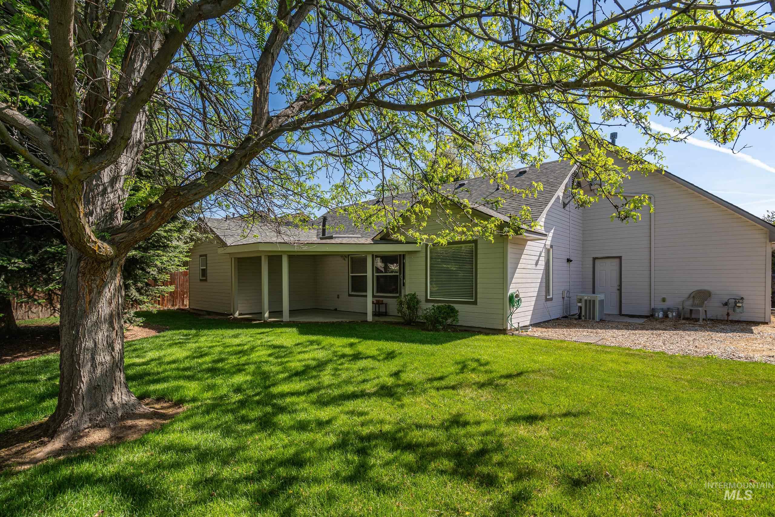 2137 S Petra Ave, Boise, Idaho 83709, 3 Bedrooms, 3 Bathrooms, Residential For Sale, Price $475,000,MLS 98985984