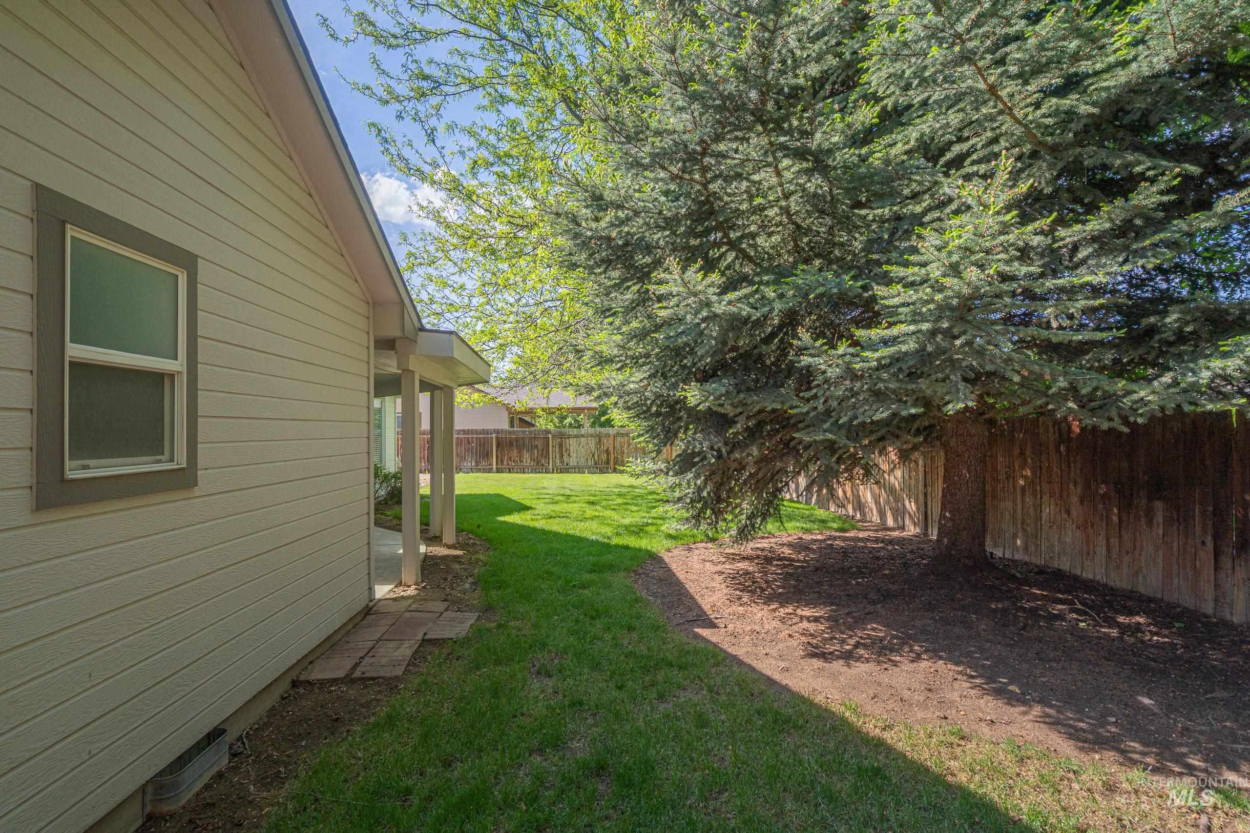 2137 S Petra Ave, Boise, Idaho 83709, 3 Bedrooms, 3 Bathrooms, Residential For Sale, Price $475,000,MLS 98985984