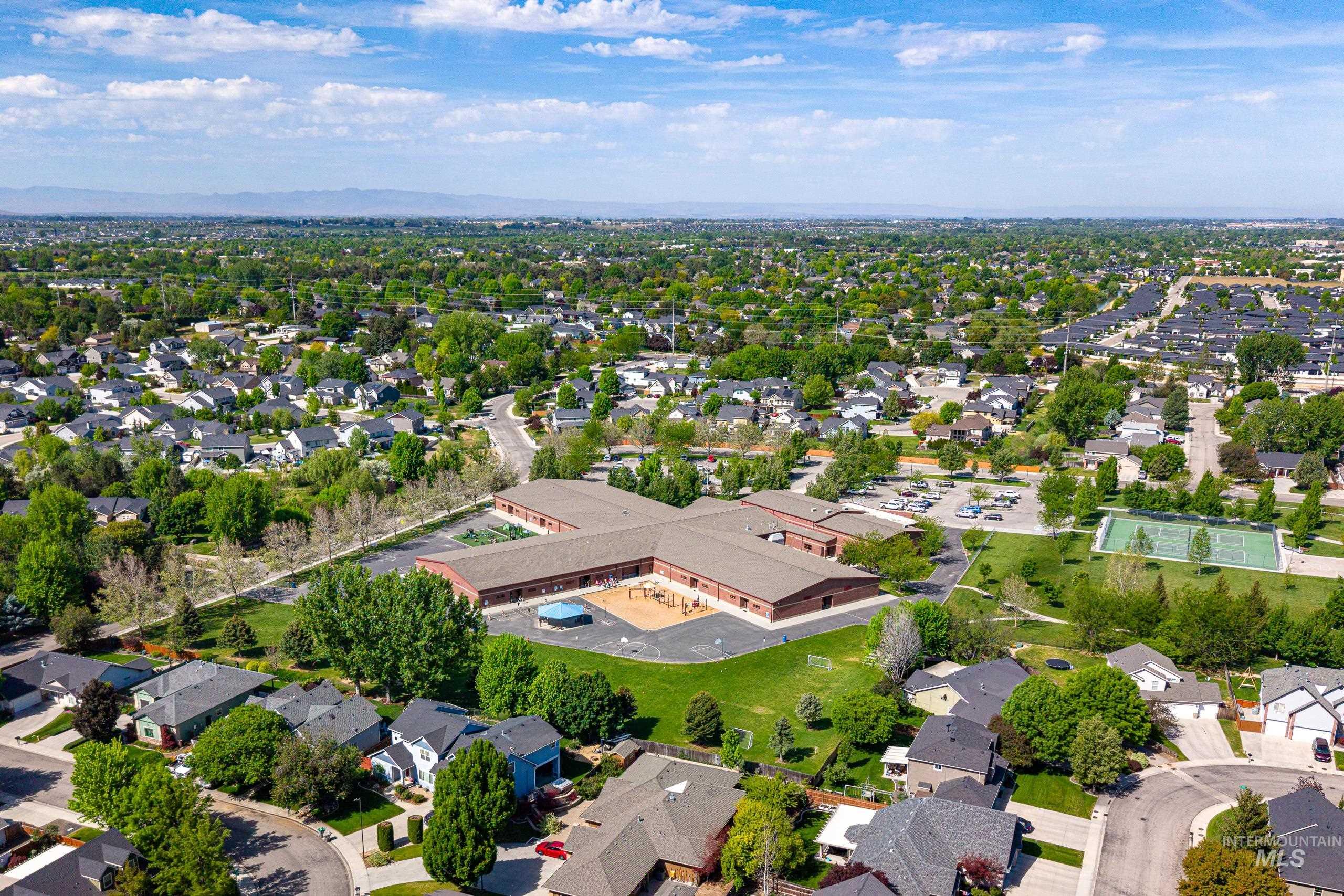 2137 S Petra Ave, Boise, Idaho 83709, 3 Bedrooms, 3 Bathrooms, Residential For Sale, Price $475,000,MLS 98985984