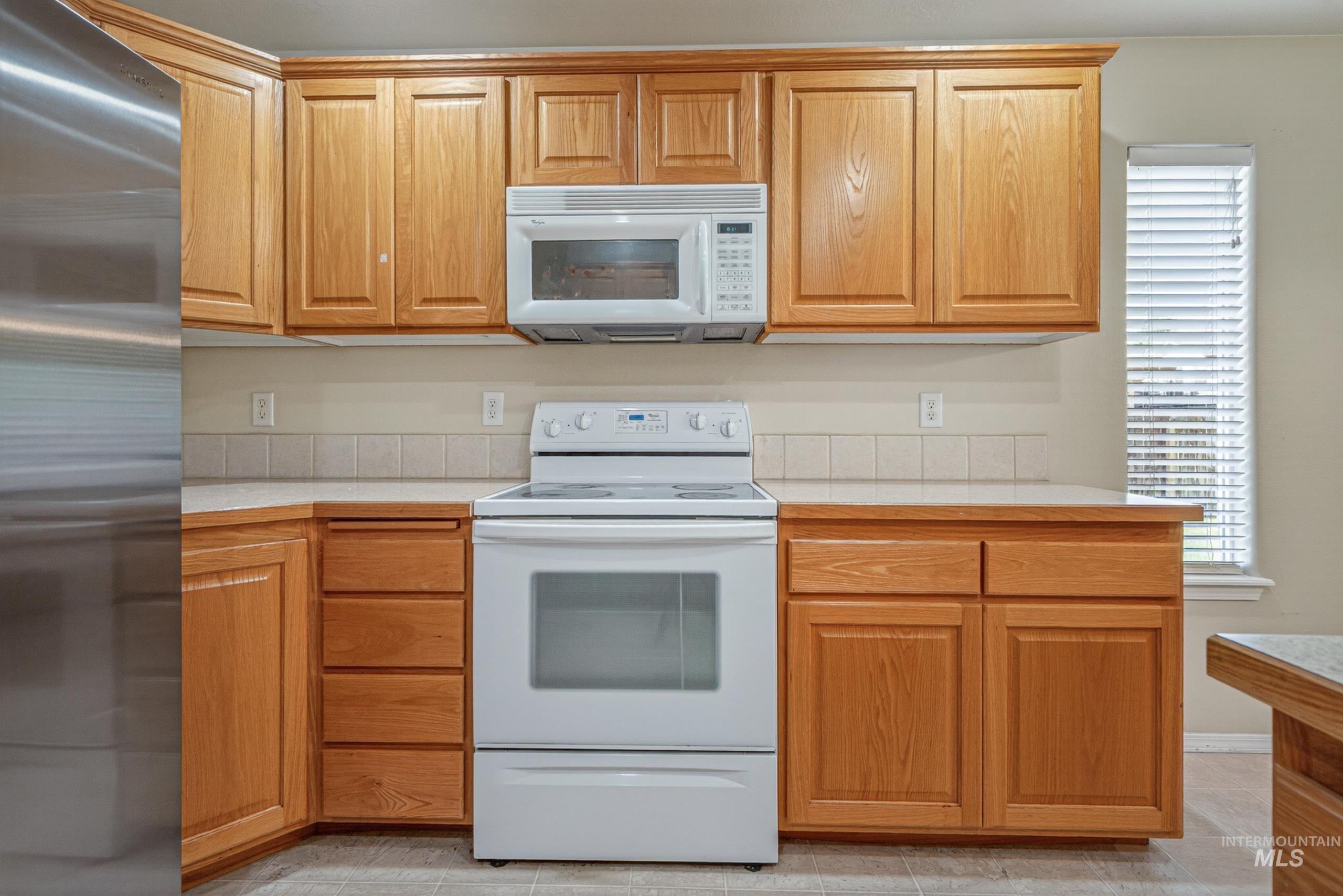 2137 S Petra Ave, Boise, Idaho 83709, 3 Bedrooms, 3 Bathrooms, Residential For Sale, Price $475,000,MLS 98985984