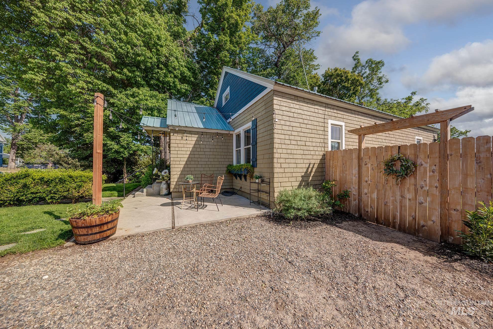 339 W Idaho, Weiser, Idaho 83672, 4 Bedrooms, 2 Bathrooms, Residential For Sale, Price $365,000,MLS 98985985