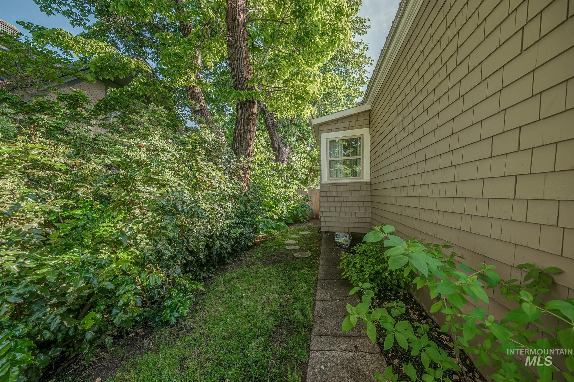 339 W Idaho, Weiser, Idaho 83672, 4 Bedrooms, 2 Bathrooms, Residential For Sale, Price $365,000,MLS 98985985