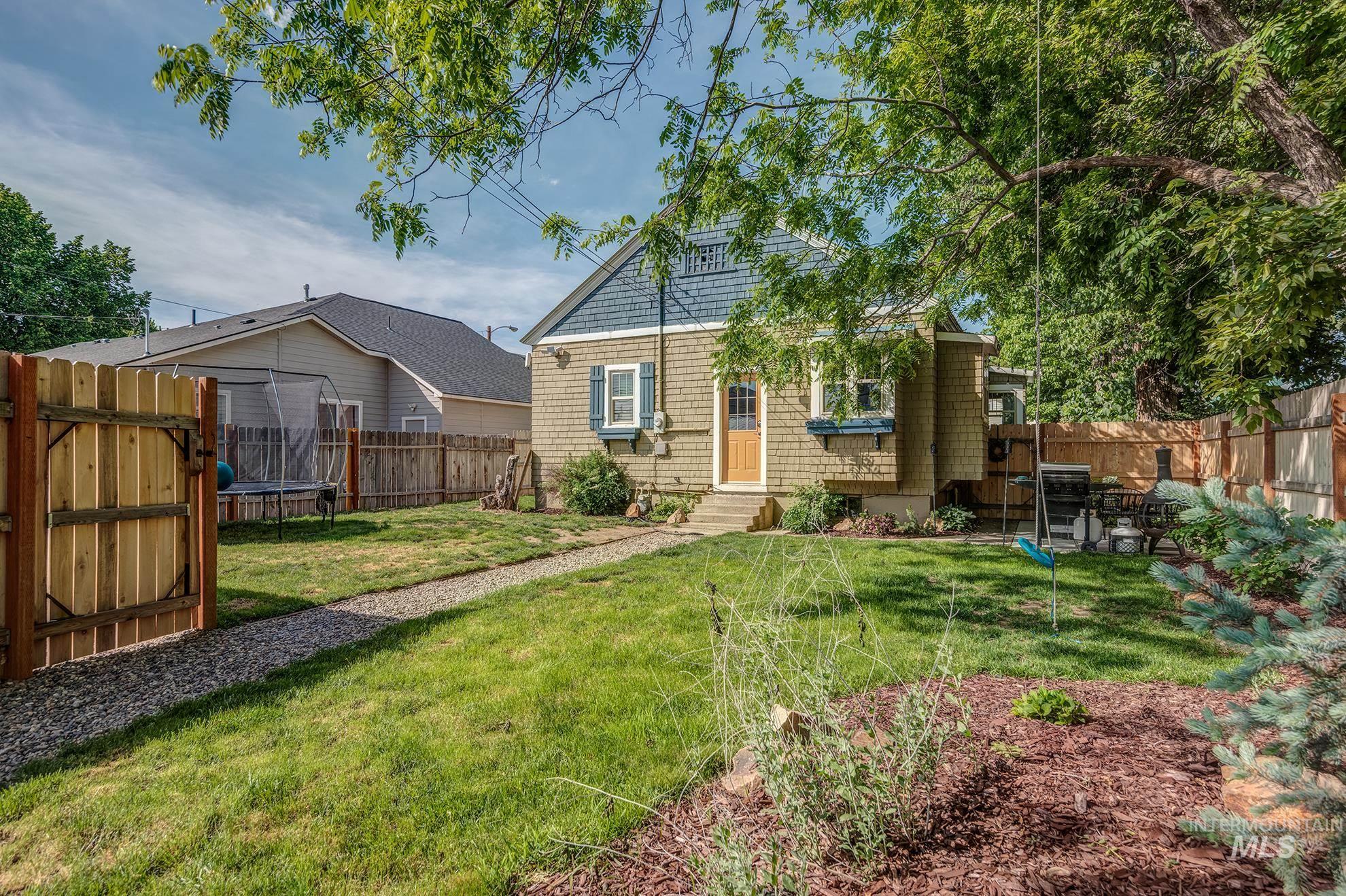 339 W Idaho, Weiser, Idaho 83672, 4 Bedrooms, 2 Bathrooms, Residential For Sale, Price $365,000,MLS 98985985