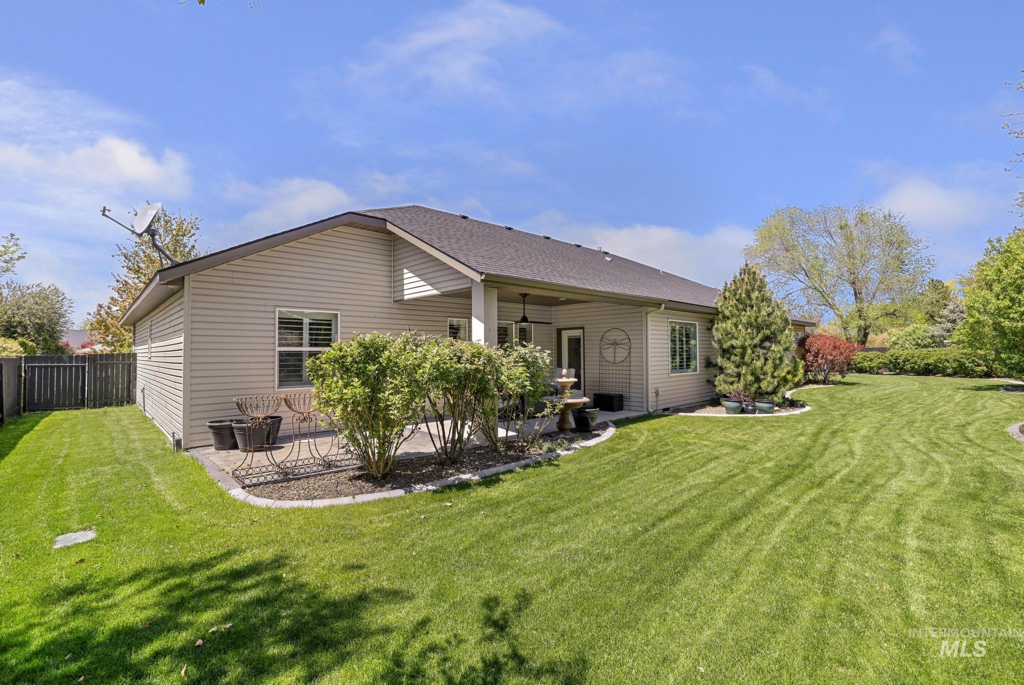 1937 Tamarack Loop, Twin Falls, Idaho 83301, 4 Bedrooms, 2 Bathrooms, Residential For Sale, Price $634,900,MLS 98985988