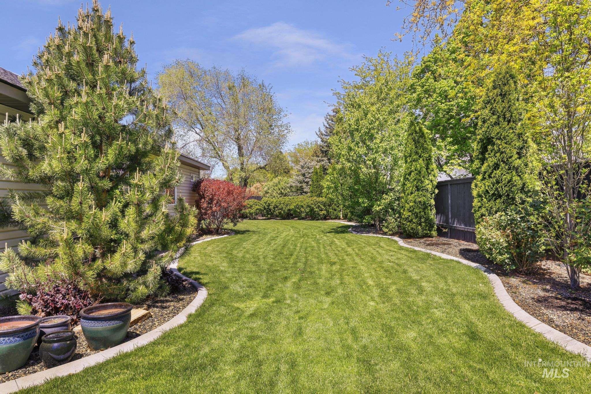 1937 Tamarack Loop, Twin Falls, Idaho 83301, 4 Bedrooms, 2 Bathrooms, Residential For Sale, Price $634,900,MLS 98985988