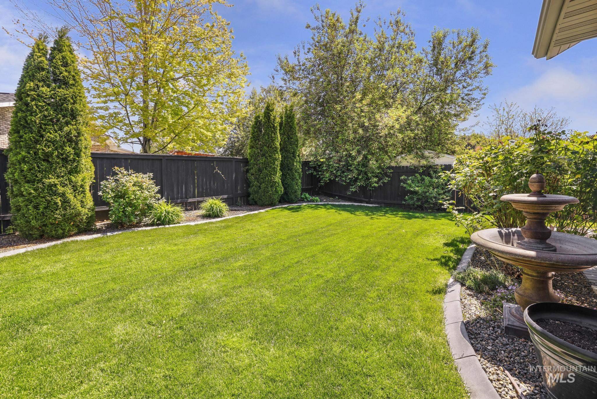 1937 Tamarack Loop, Twin Falls, Idaho 83301, 4 Bedrooms, 2 Bathrooms, Residential For Sale, Price $634,900,MLS 98985988