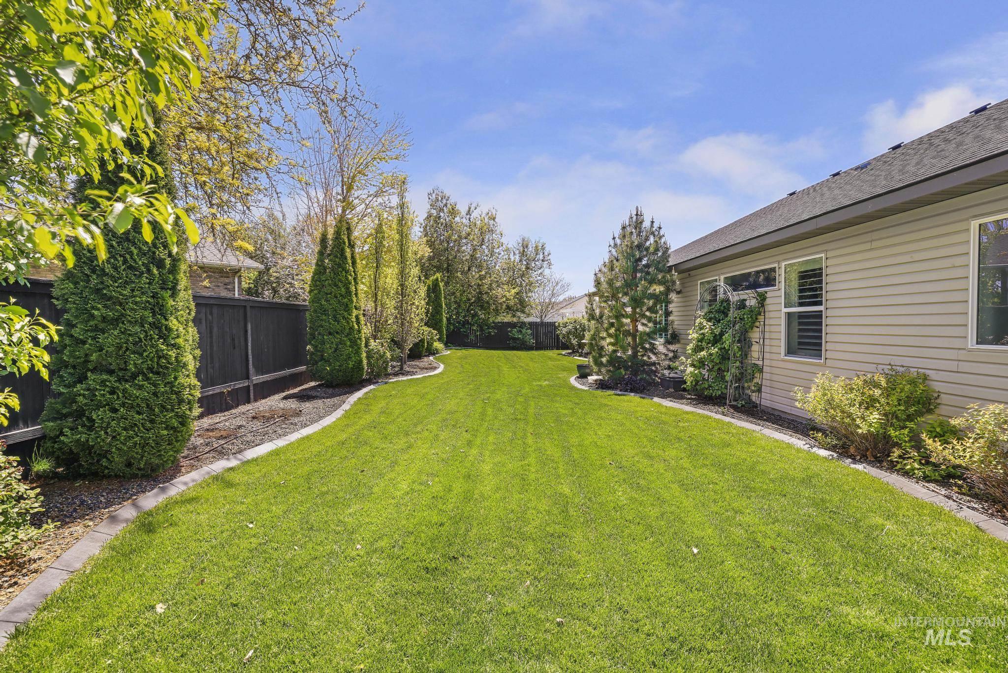 1937 Tamarack Loop, Twin Falls, Idaho 83301, 4 Bedrooms, 2 Bathrooms, Residential For Sale, Price $634,900,MLS 98985988