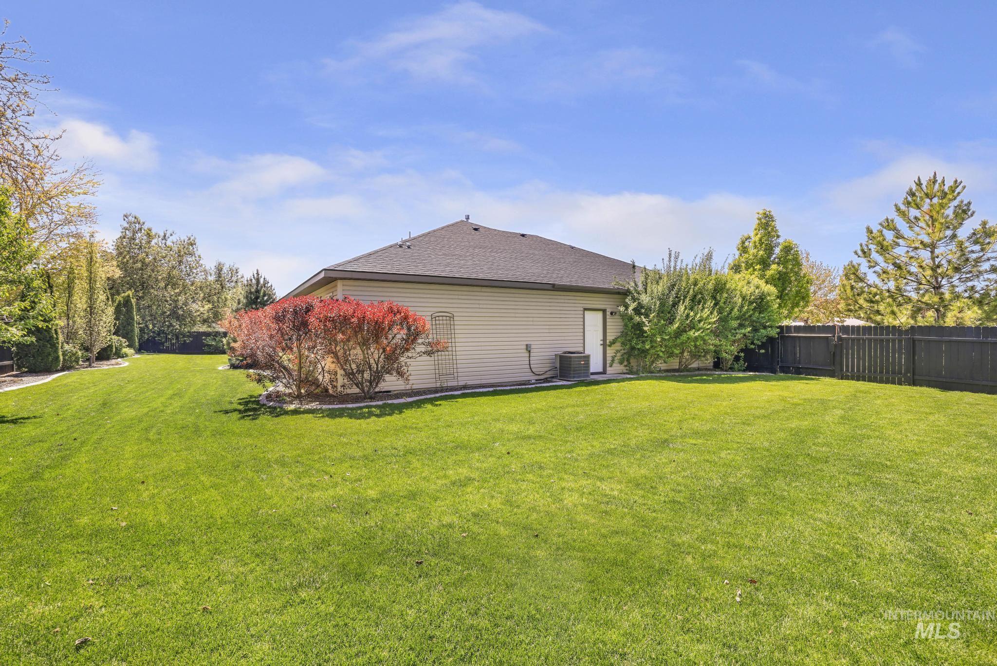 1937 Tamarack Loop, Twin Falls, Idaho 83301, 4 Bedrooms, 2 Bathrooms, Residential For Sale, Price $634,900,MLS 98985988