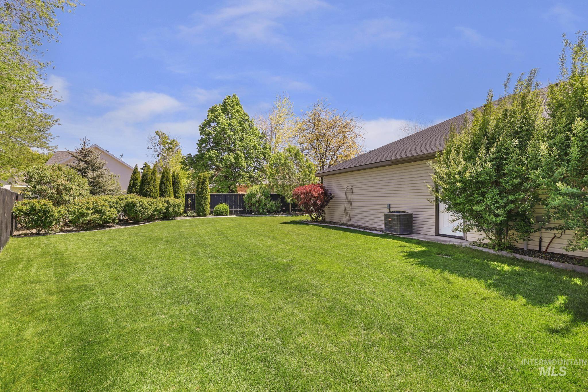 1937 Tamarack Loop, Twin Falls, Idaho 83301, 4 Bedrooms, 2 Bathrooms, Residential For Sale, Price $634,900,MLS 98985988