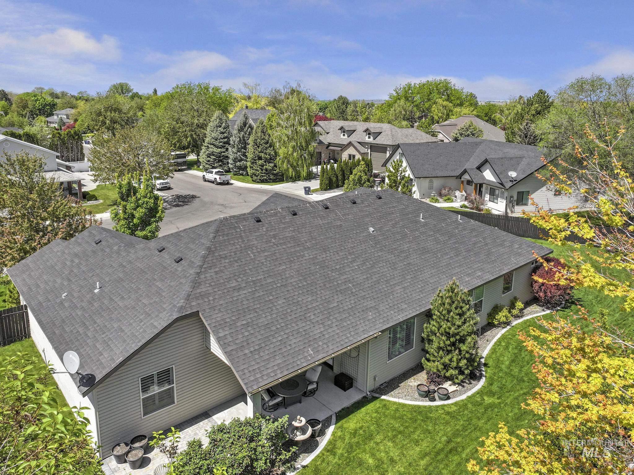 1937 Tamarack Loop, Twin Falls, Idaho 83301, 4 Bedrooms, 2 Bathrooms, Residential For Sale, Price $634,900,MLS 98985988