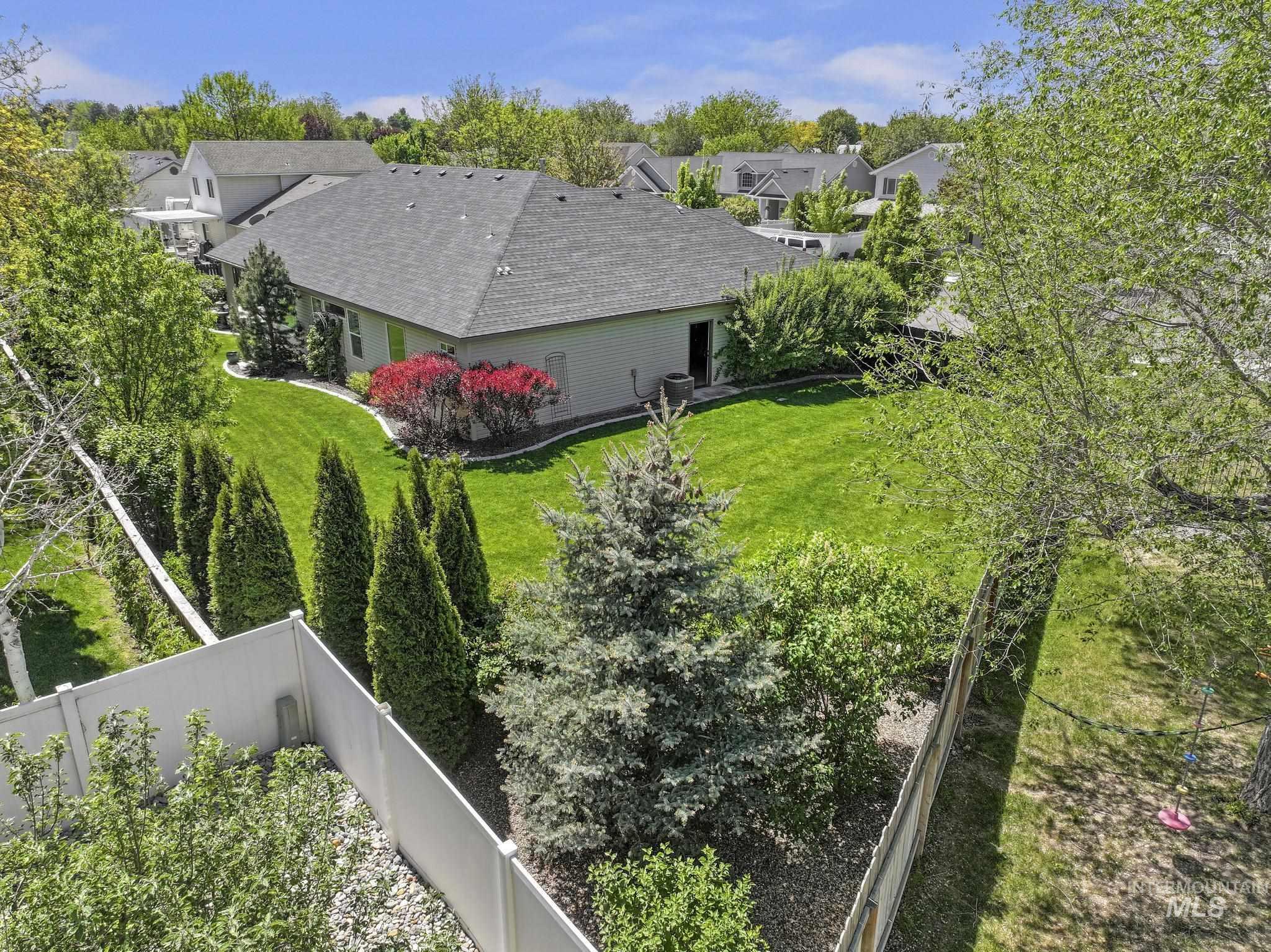 1937 Tamarack Loop, Twin Falls, Idaho 83301, 4 Bedrooms, 2 Bathrooms, Residential For Sale, Price $634,900,MLS 98985988