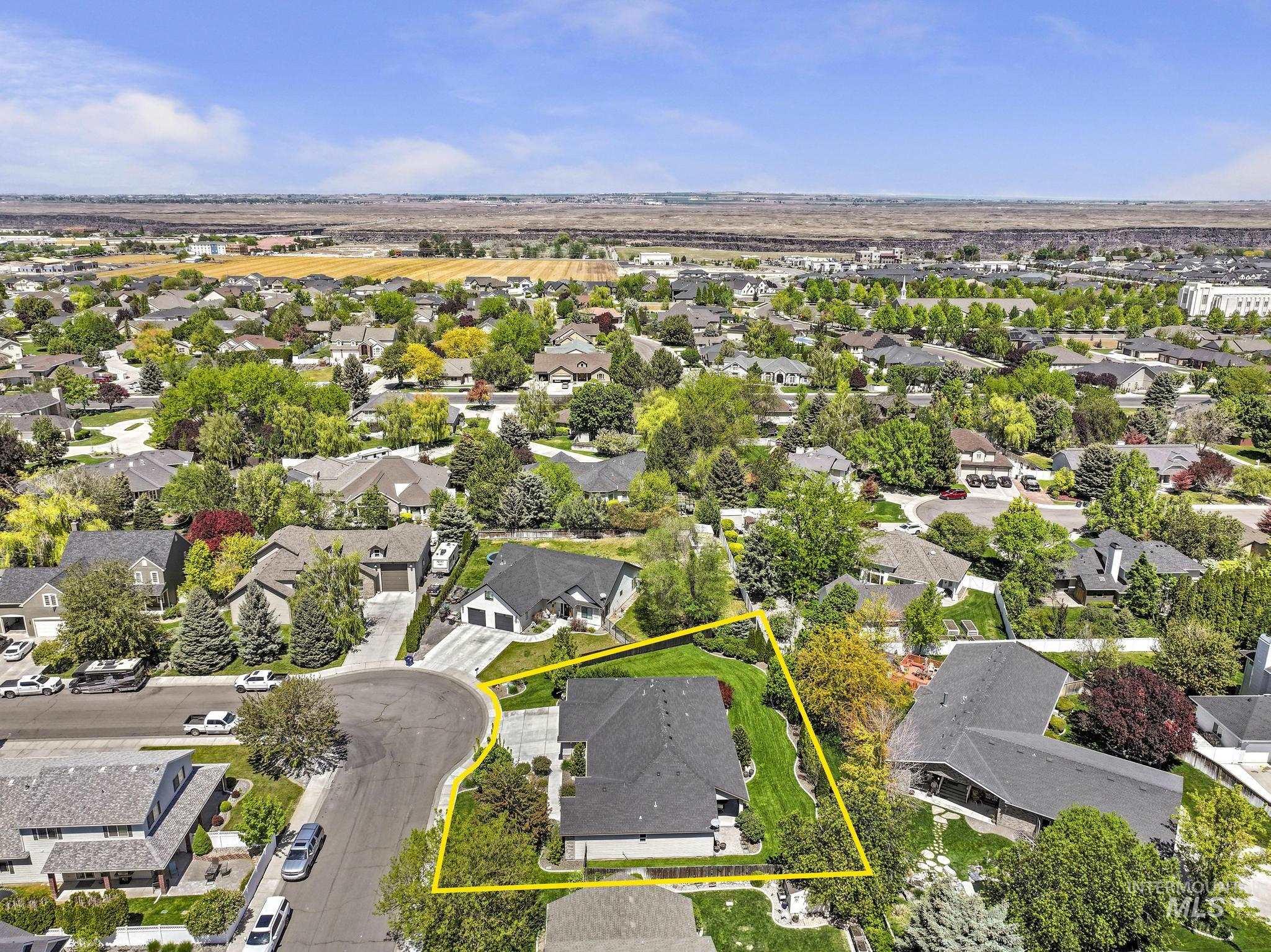 1937 Tamarack Loop, Twin Falls, Idaho 83301, 4 Bedrooms, 2 Bathrooms, Residential For Sale, Price $634,900,MLS 98985988