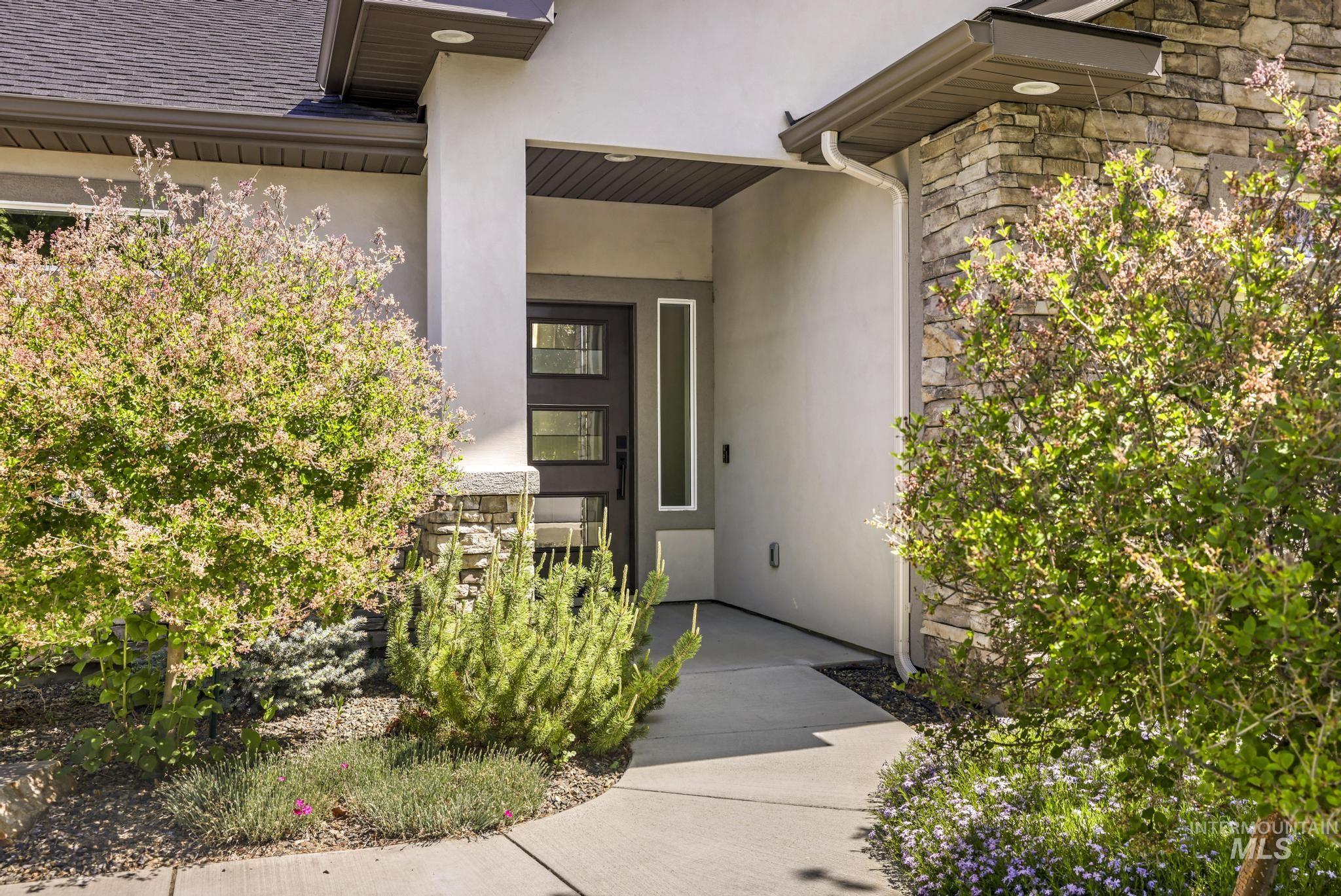 1937 Tamarack Loop, Twin Falls, Idaho 83301, 4 Bedrooms, 2 Bathrooms, Residential For Sale, Price $634,900,MLS 98985988