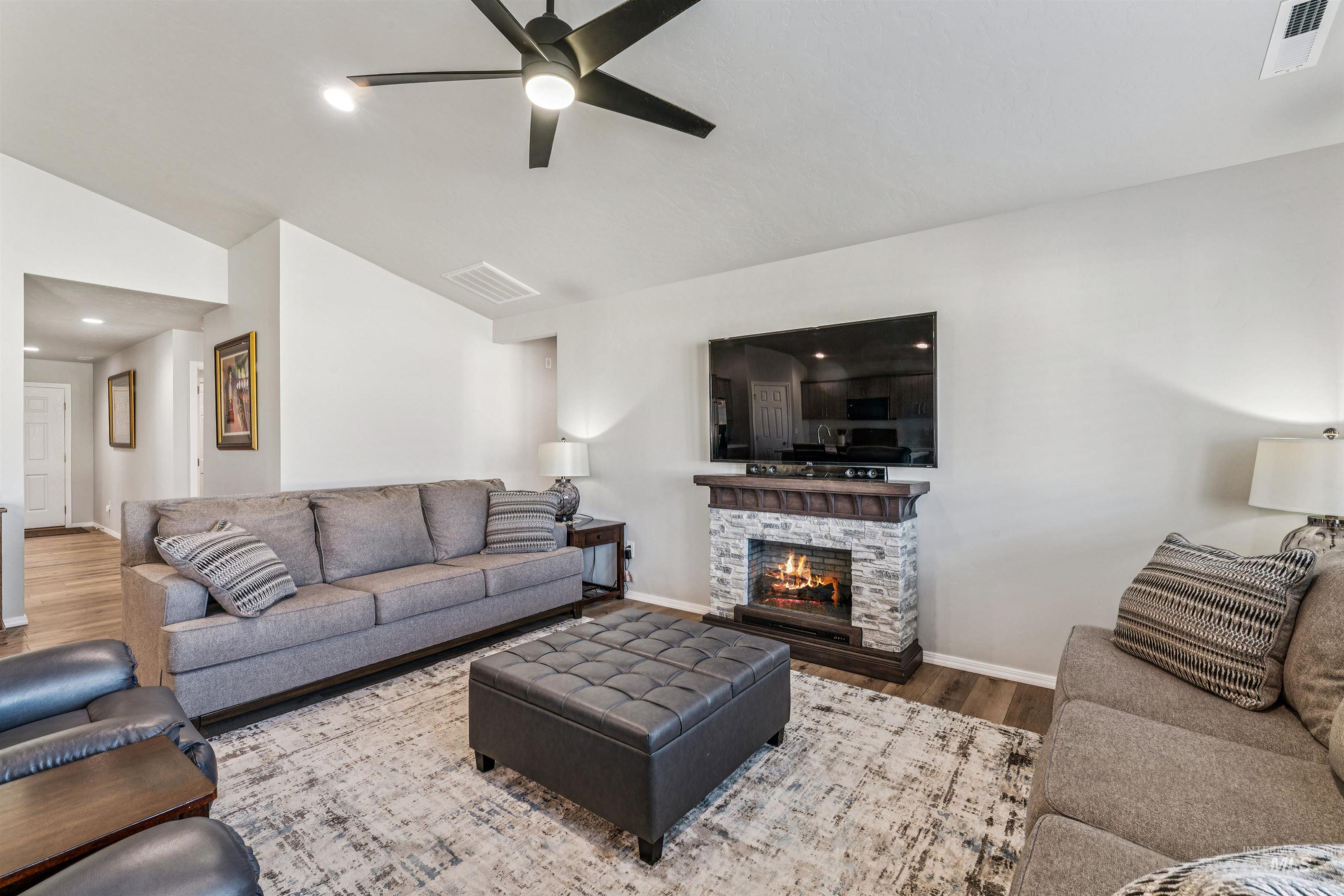 12754 Dovekie St, Nampa, Idaho 83651, 3 Bedrooms, 2 Bathrooms, Residential For Sale, Price $399,000,MLS 98985989