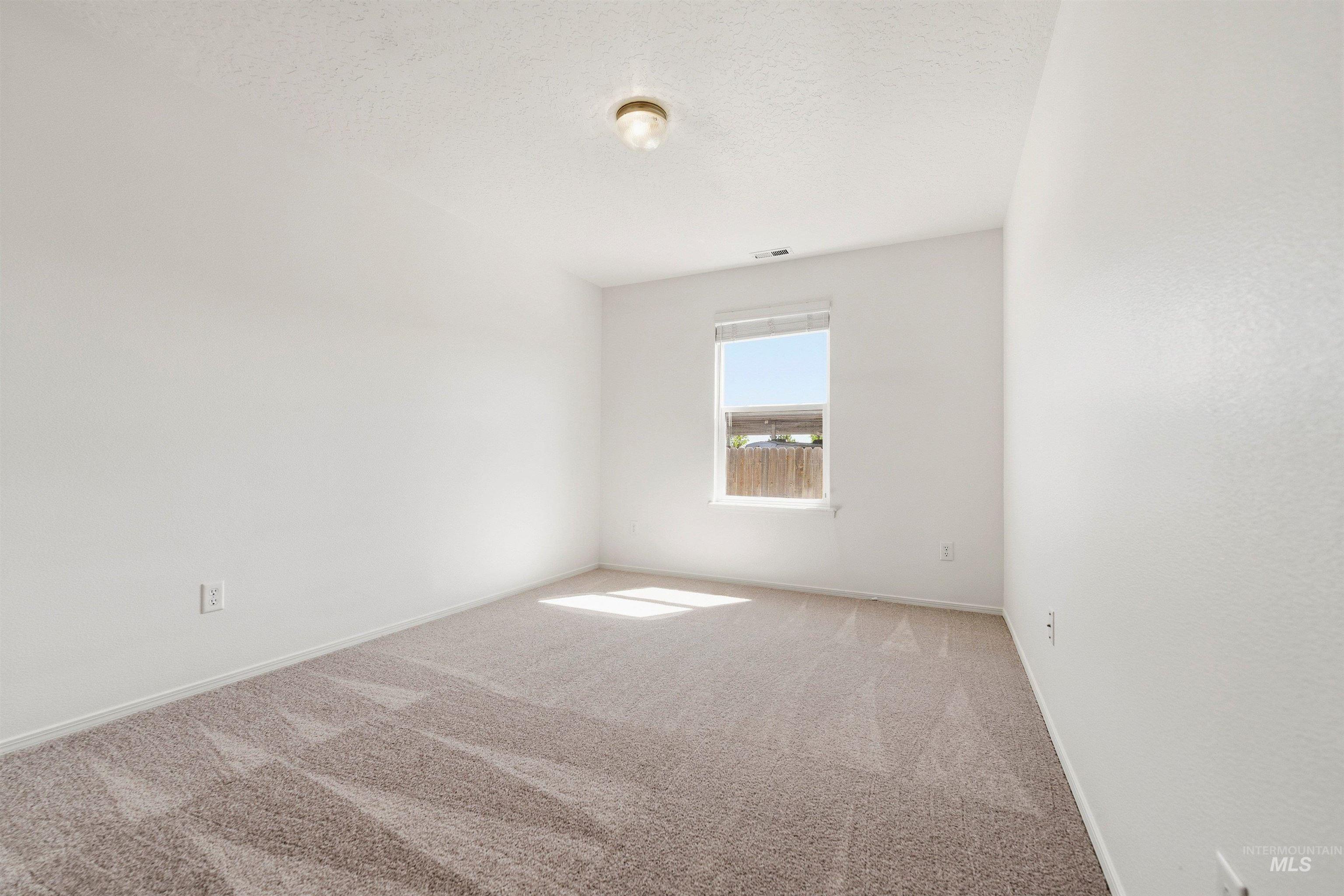 204 Bridgeport Avenue, Caldwell, Idaho 83605, 3 Bedrooms, 2 Bathrooms, Residential For Sale, Price $349,900,MLS 98985991