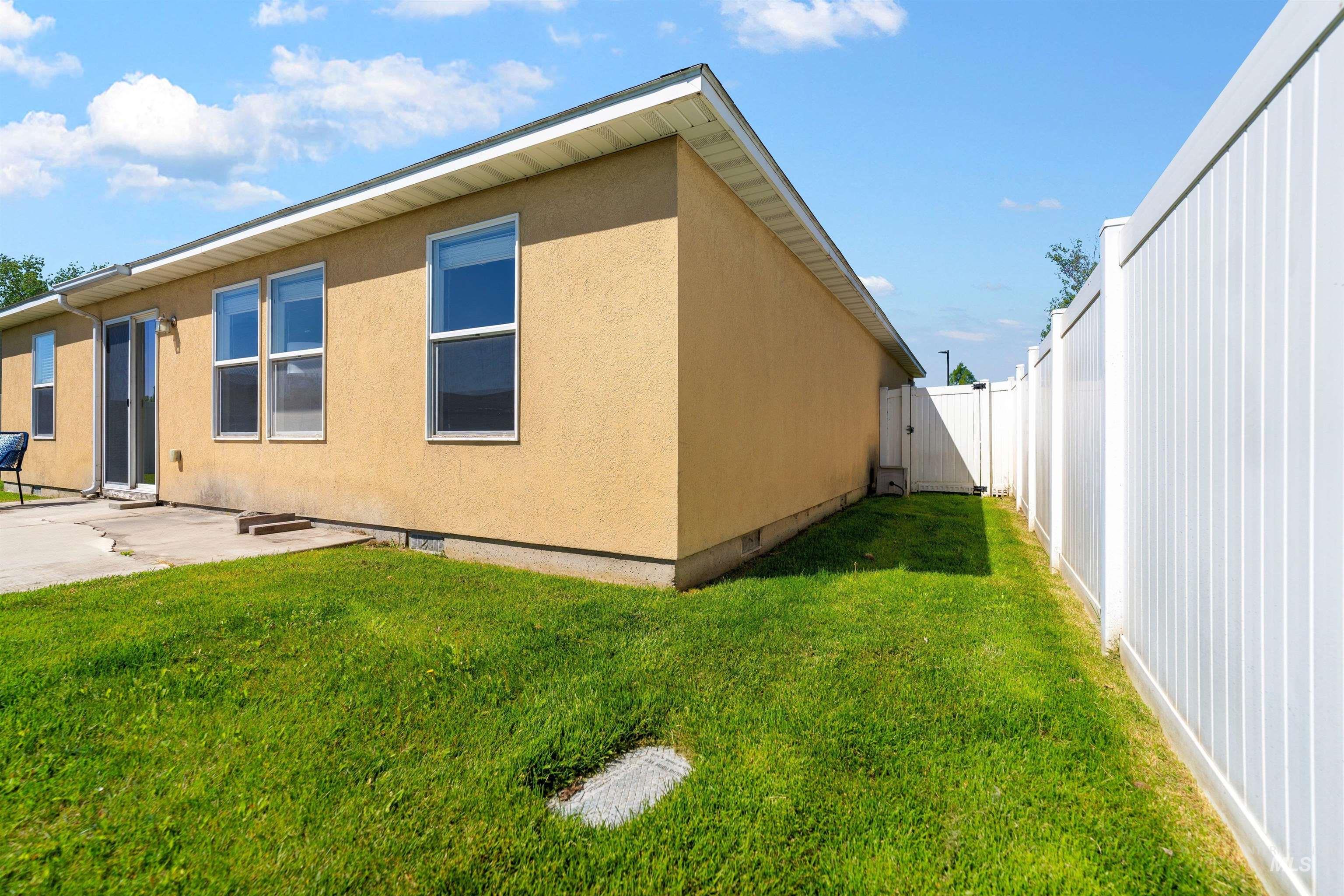204 Bridgeport Avenue, Caldwell, Idaho 83605, 3 Bedrooms, 2 Bathrooms, Residential For Sale, Price $349,900,MLS 98985991
