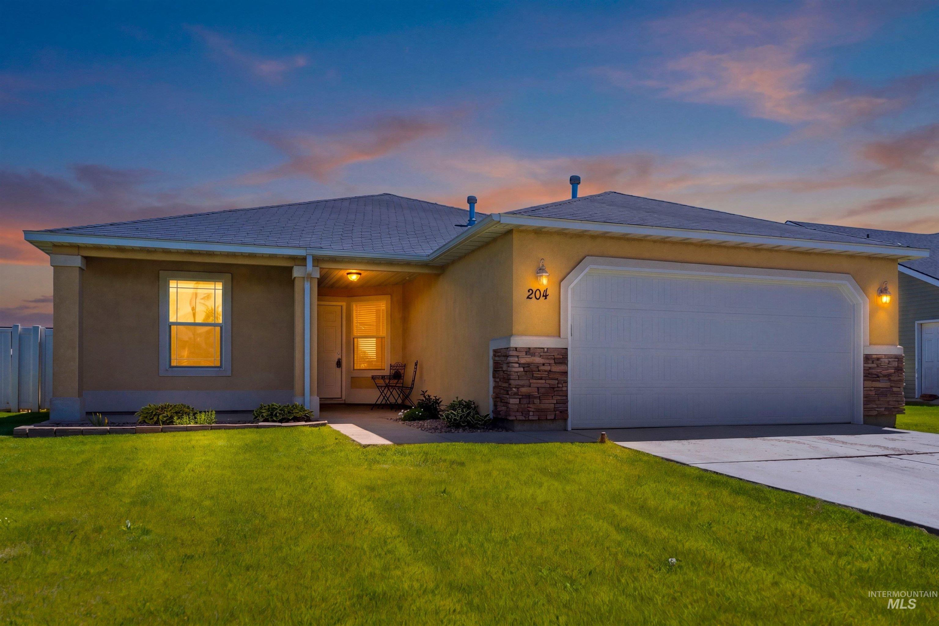 204 Bridgeport Avenue, Caldwell, Idaho 83605, 3 Bedrooms, 2 Bathrooms, Residential For Sale, Price $349,900,MLS 98985991