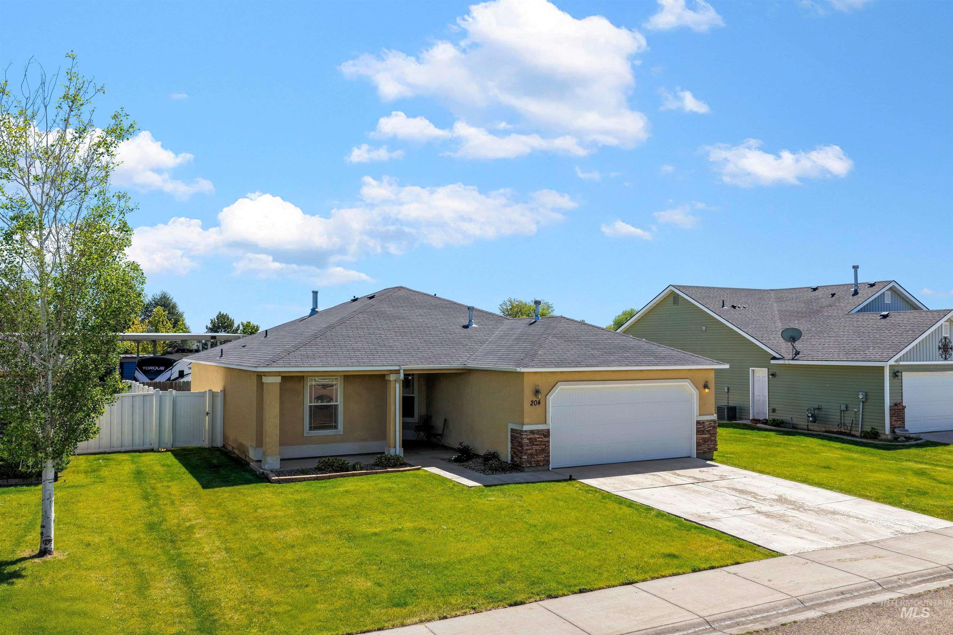 204 Bridgeport Avenue, Caldwell, Idaho 83605, 3 Bedrooms, 2 Bathrooms, Residential For Sale, Price $349,900,MLS 98985991