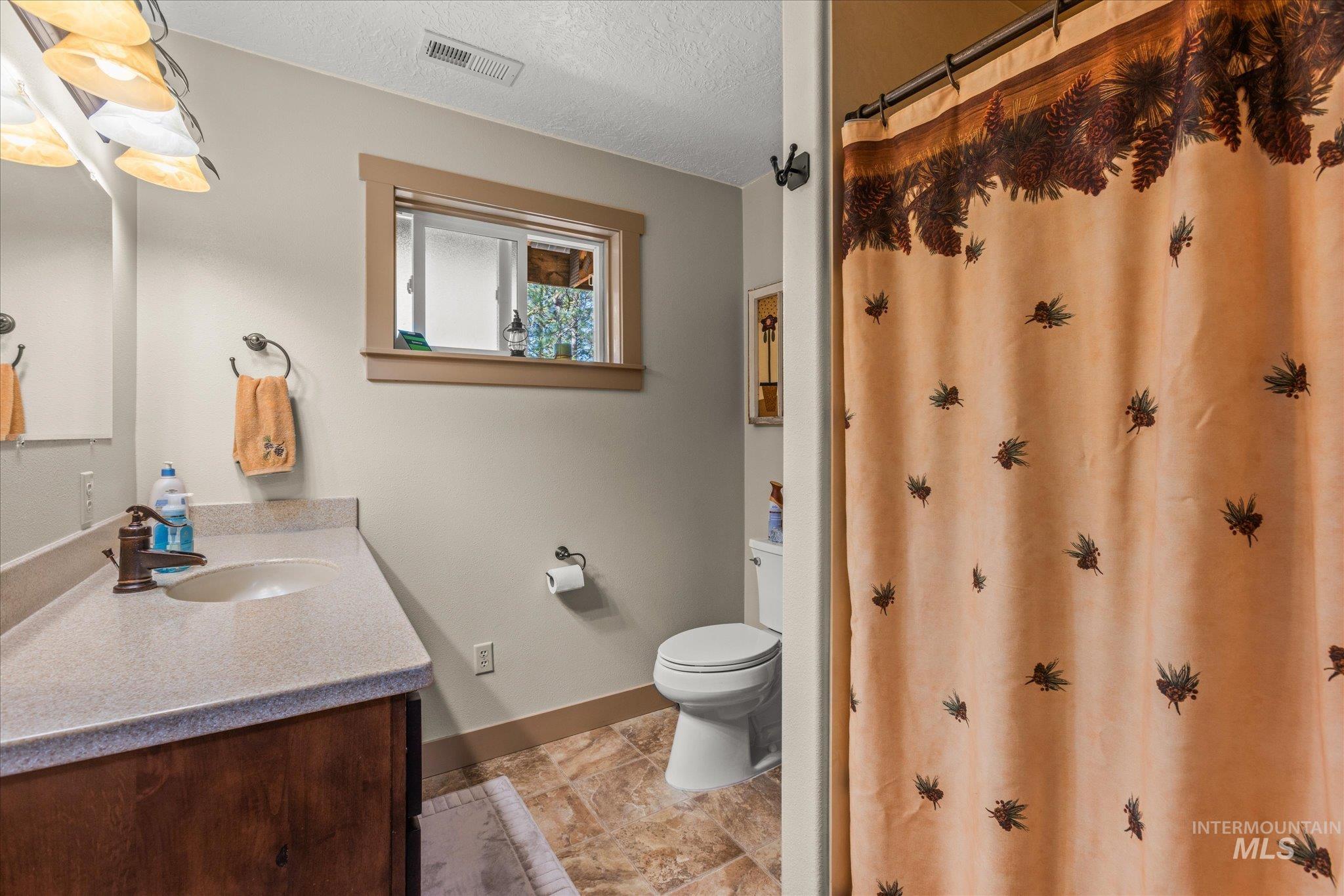 1 Sunset Trail, Banks, Idaho 83602, 5 Bedrooms, 3 Bathrooms, Residential For Sale, Price $699,900, 98986003