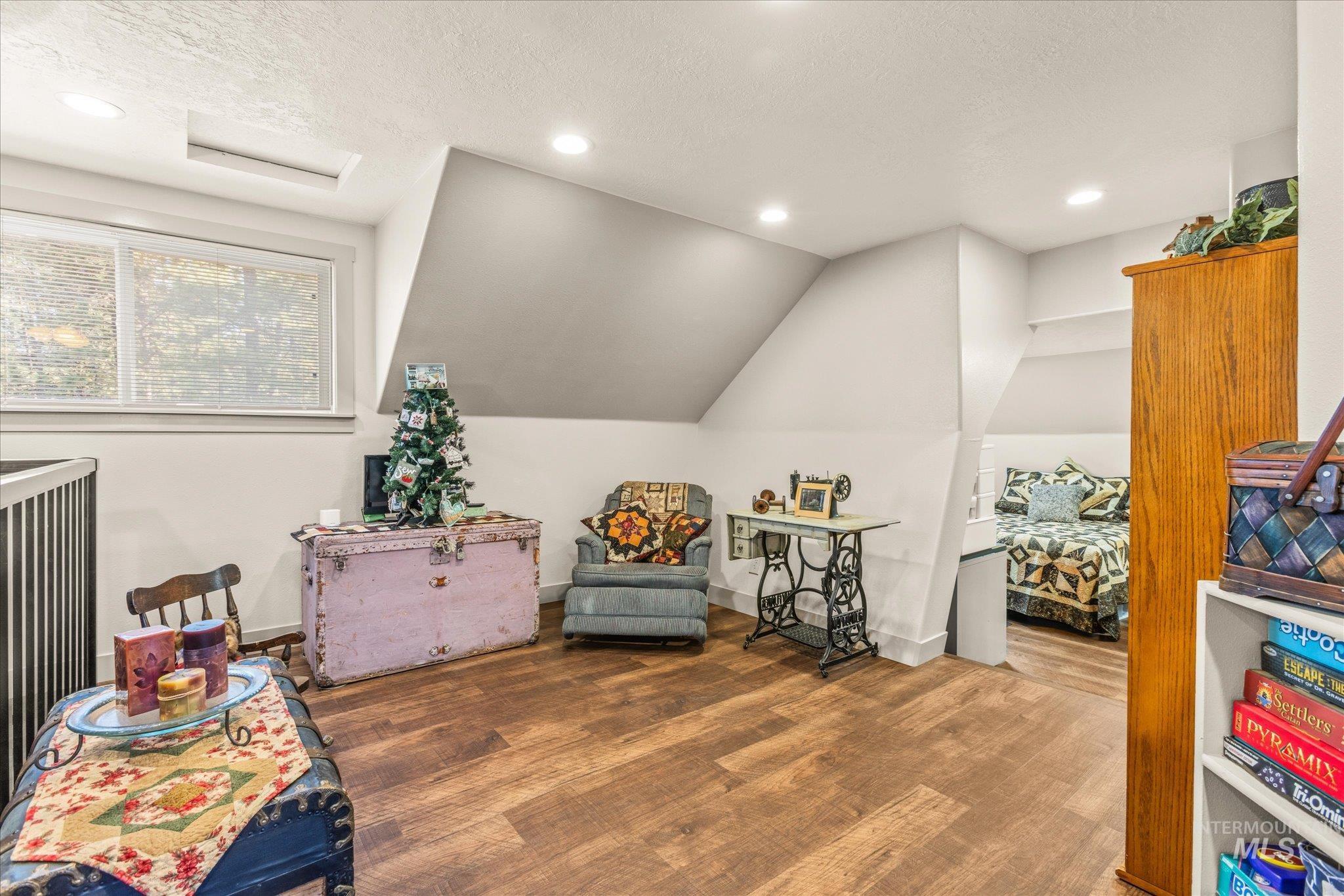 1 Sunset Trail, Banks, Idaho 83602, 5 Bedrooms, 3 Bathrooms, Residential For Sale, Price $699,900, 98986003