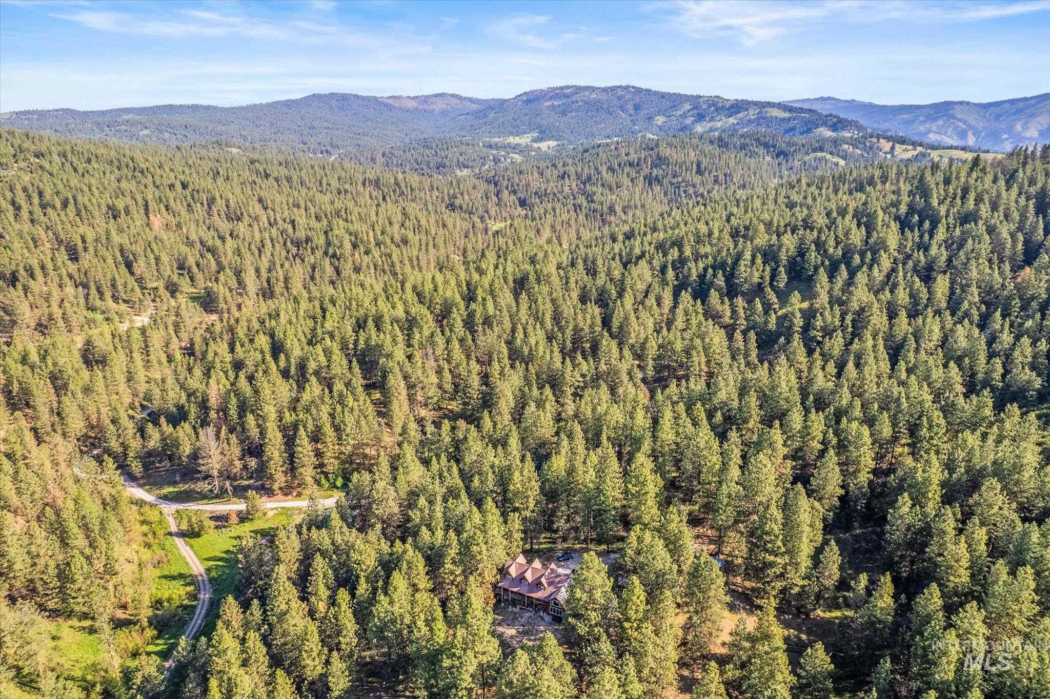 1 Sunset Trail, Banks, Idaho 83602, 5 Bedrooms, 3 Bathrooms, Residential For Sale, Price $699,900, 98986003