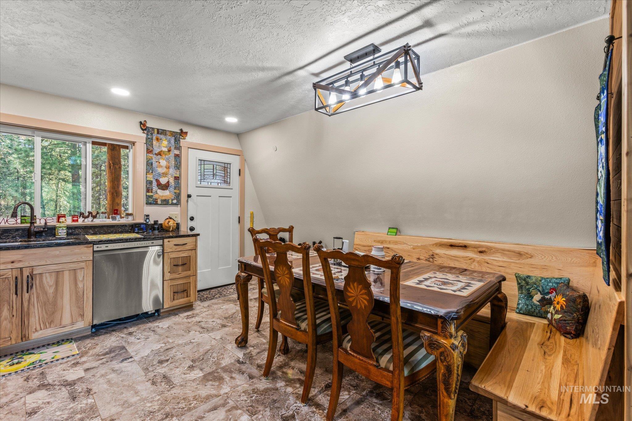 1 Sunset Trail, Banks, Idaho 83602, 5 Bedrooms, 3 Bathrooms, Residential For Sale, Price $699,900, 98986003