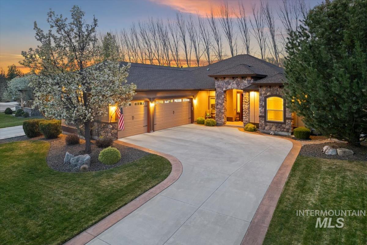 4710 W Montage Dr, Eagle, Idaho 83616, 3 Bedrooms, 2.5 Bathrooms, Residential For Sale, Price $939,900, 98986008