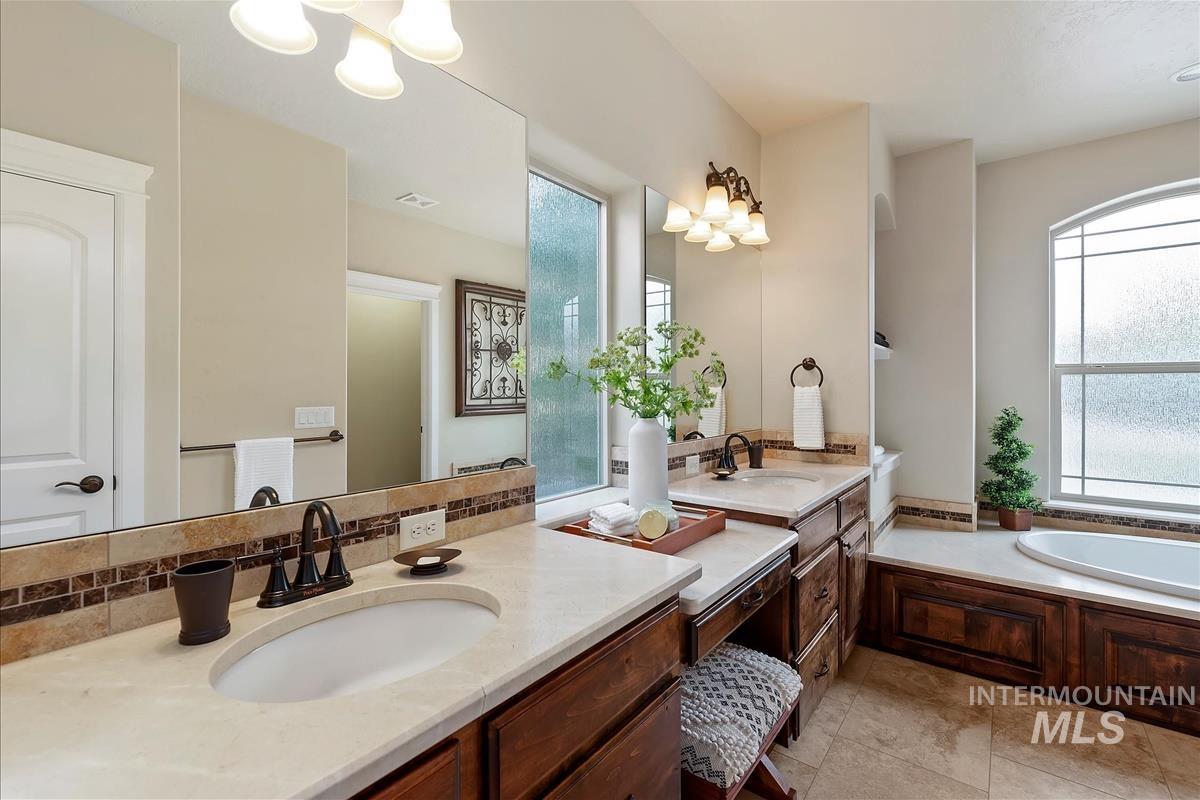 4710 W Montage Dr, Eagle, Idaho 83616, 3 Bedrooms, 2.5 Bathrooms, Residential For Sale, Price $939,900, 98986008