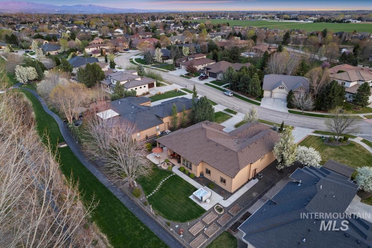 4710 W Montage Dr, Eagle, Idaho 83616, 3 Bedrooms, 2.5 Bathrooms, Residential For Sale, Price $939,900, 98986008