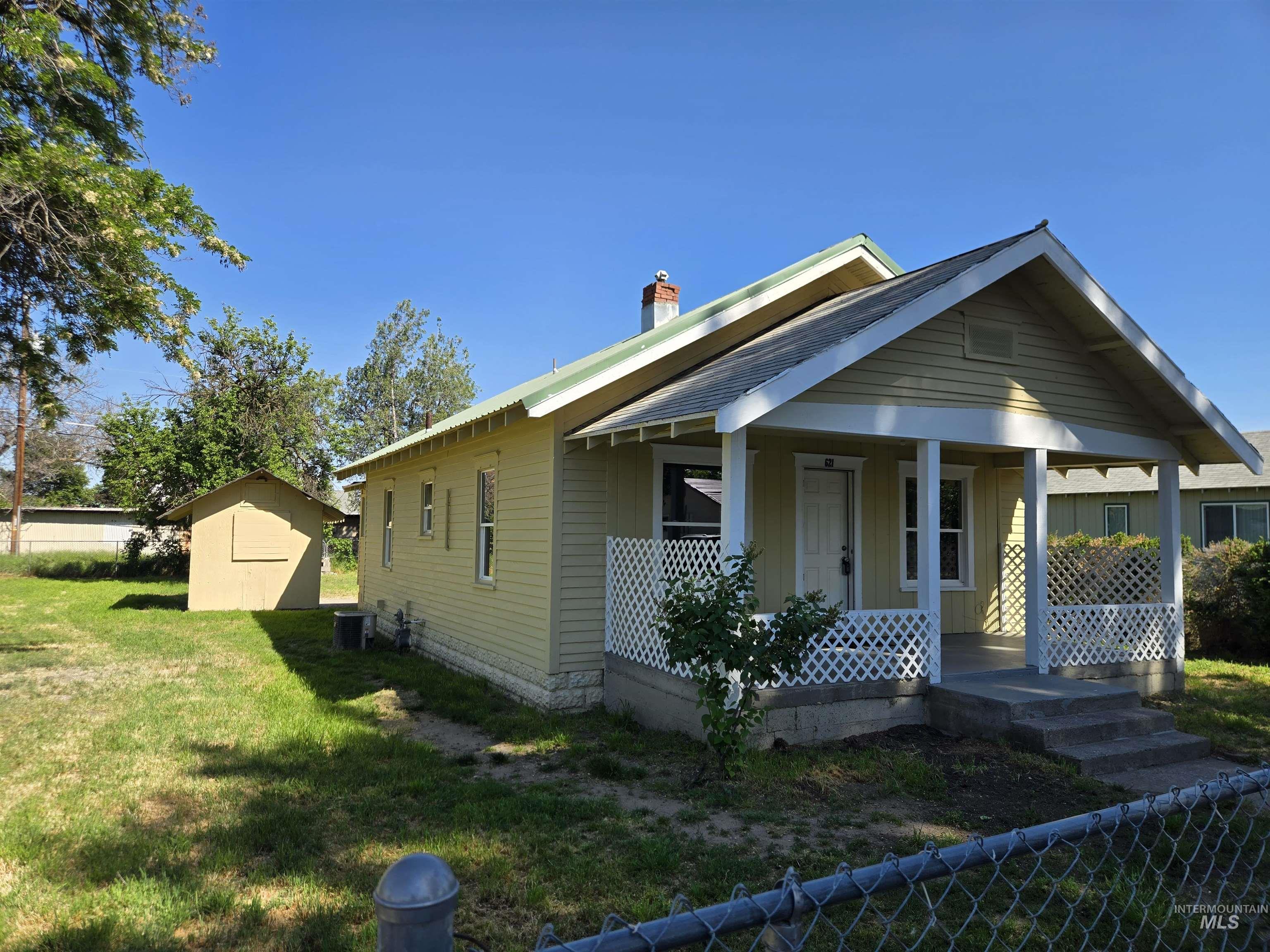 621 7th Street, Clarkston, Washington 99403, 2 Bedrooms, 1 Bathroom, Residential For Sale, Price $235,000, 98986010