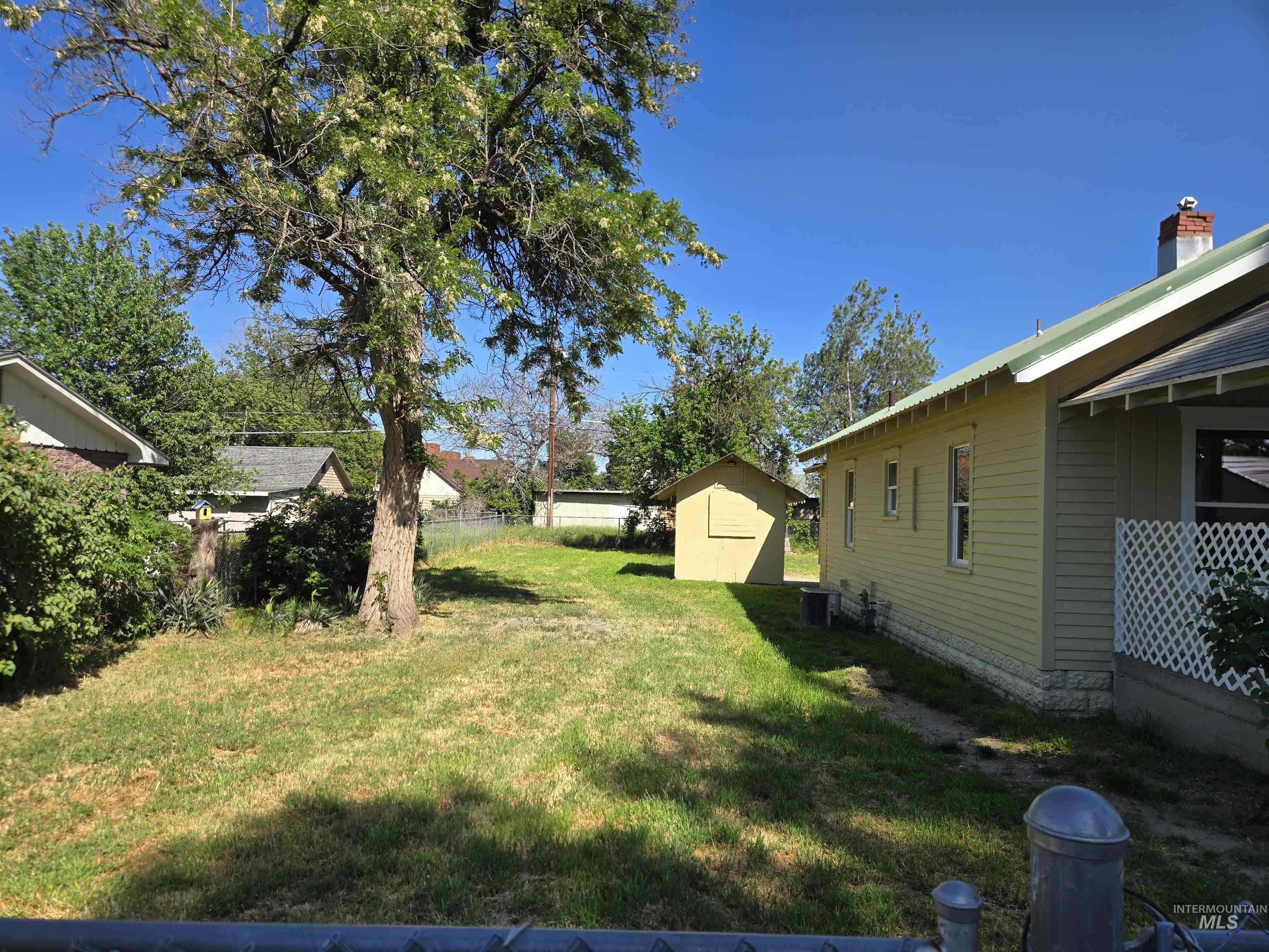 621 7th Street, Clarkston, Washington 99403, 2 Bedrooms, 1 Bathroom, Residential For Sale, Price $235,000, 98986010