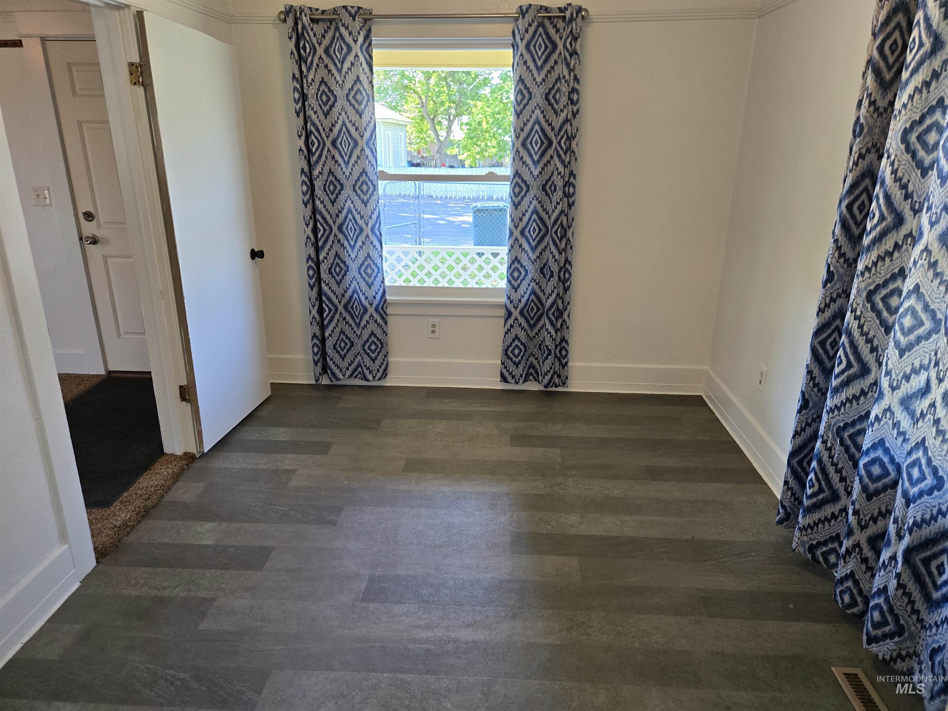 621 7th Street, Clarkston, Washington 99403, 2 Bedrooms, 1 Bathroom, Residential For Sale, Price $235,000, 98986010