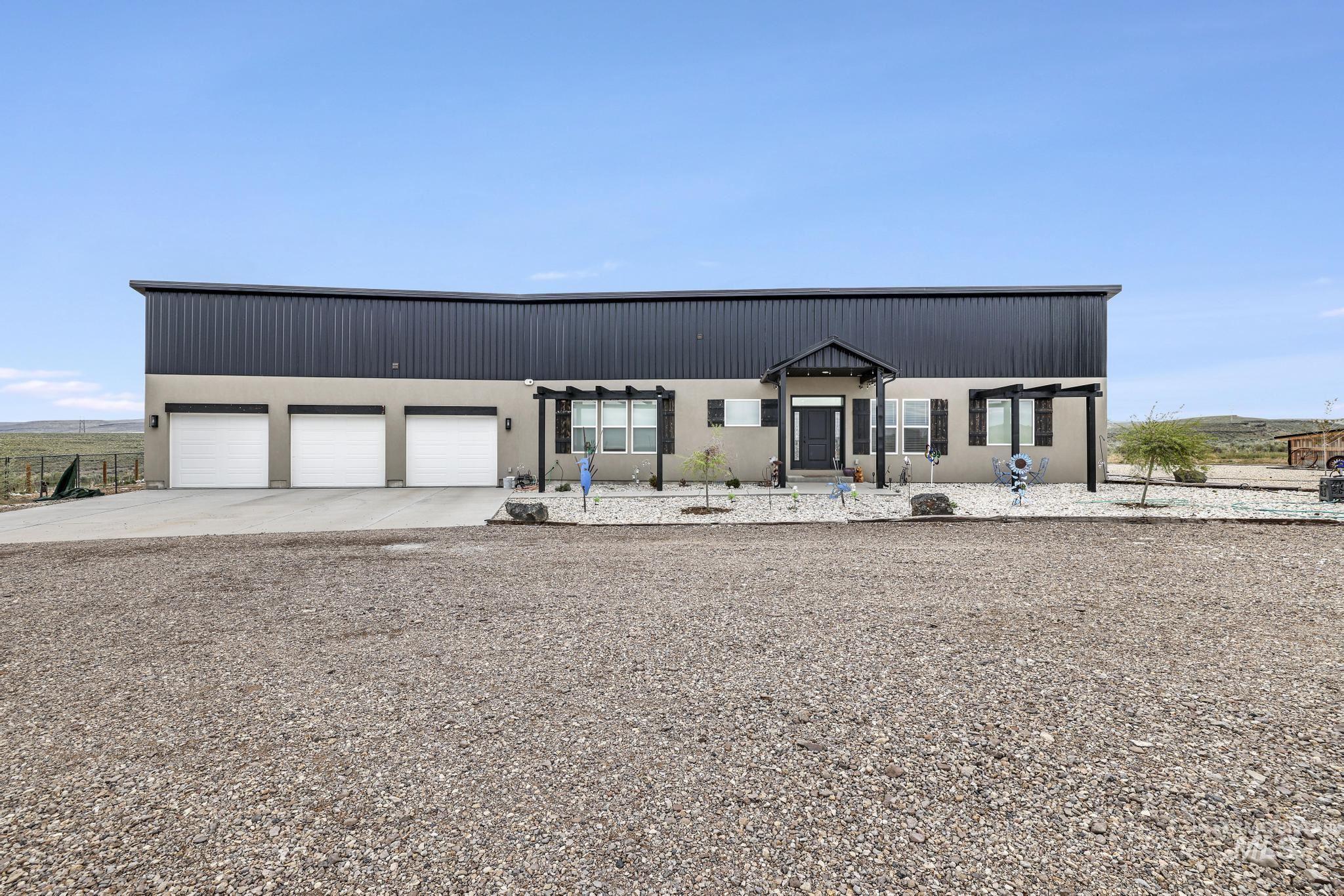 2527 E 1700 N 2527 E 1700 N, Rogerson, Idaho 83302, 3 Bedrooms, 2 Bathrooms, Residential For Sale, Price $849,900, 98986017