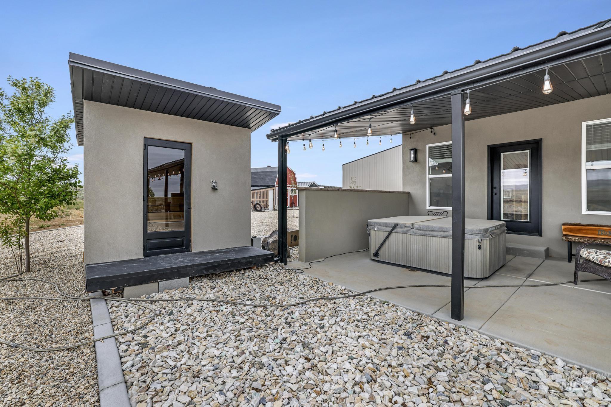 2527 E 1700 N 2527 E 1700 N, Rogerson, Idaho 83302, 3 Bedrooms, 2 Bathrooms, Residential For Sale, Price $849,900, 98986017