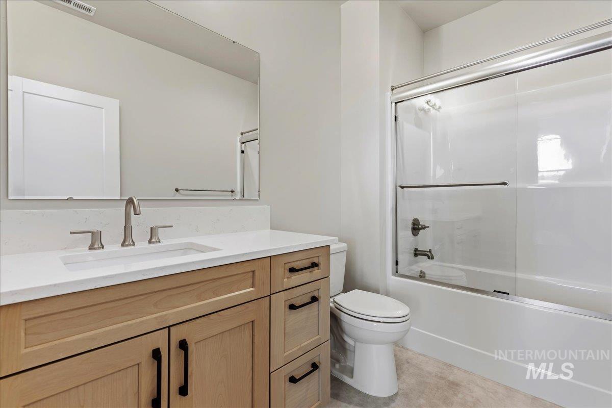 1041 W Malbar St., Meridian, Idaho 83646, 5 Bedrooms, 4 Bathrooms, Residential For Sale, Price $789,900, 98986022