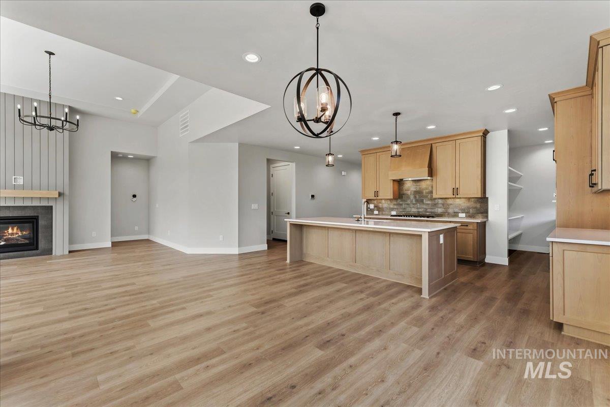 1041 W Malbar St., Meridian, Idaho 83646, 5 Bedrooms, 4 Bathrooms, Residential For Sale, Price $789,900, 98986022