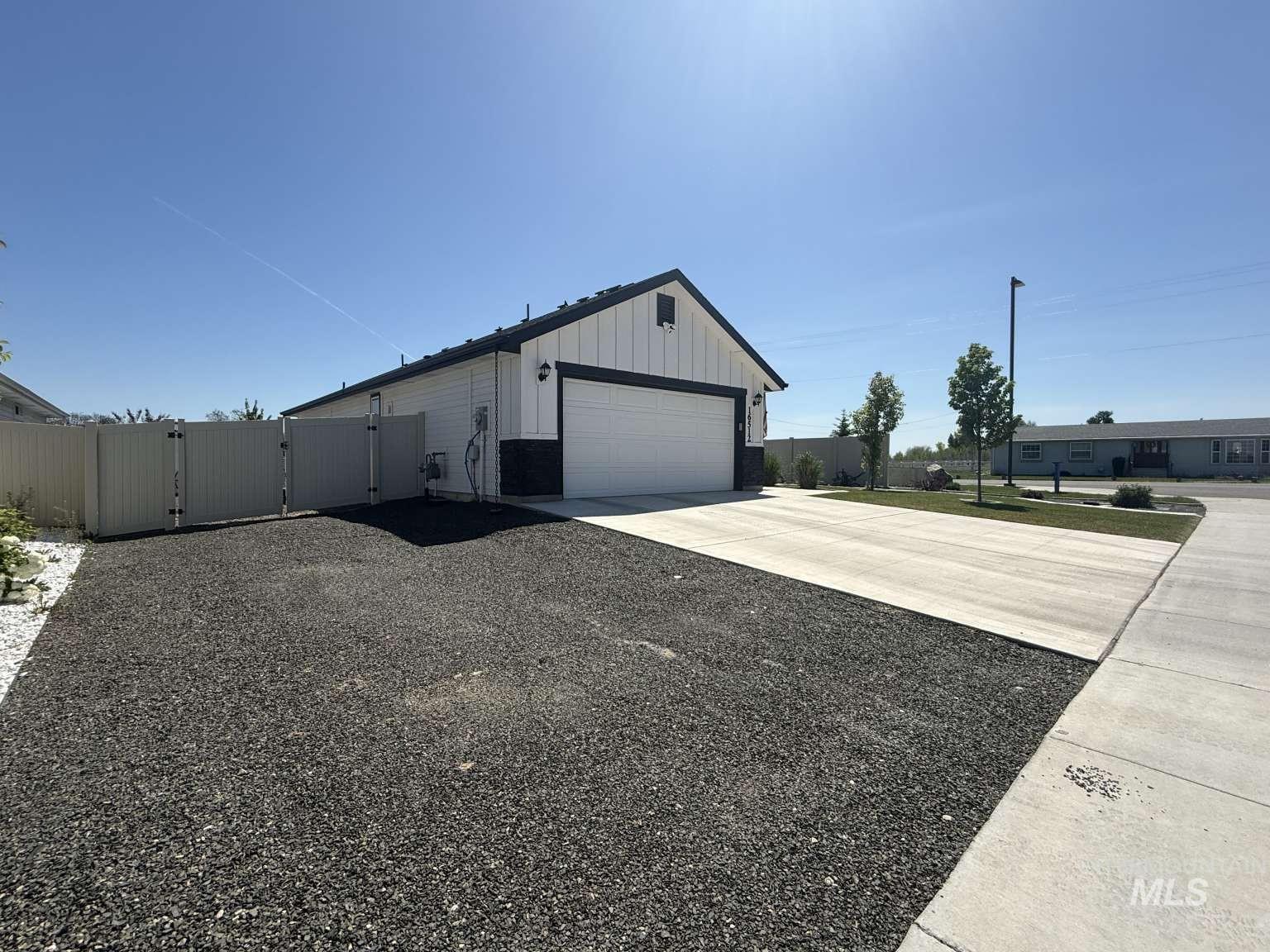 16512 Breton Way, Caldwell, Idaho 83607, 3 Bedrooms, 2 Bathrooms, Residential For Sale, Price $405,000, 98986024