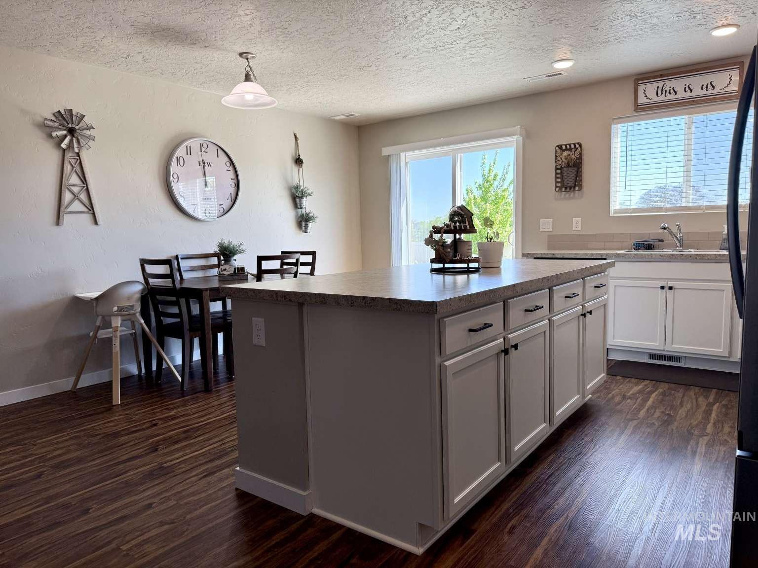 16512 Breton Way, Caldwell, Idaho 83607, 3 Bedrooms, 2 Bathrooms, Residential For Sale, Price $405,000, 98986024