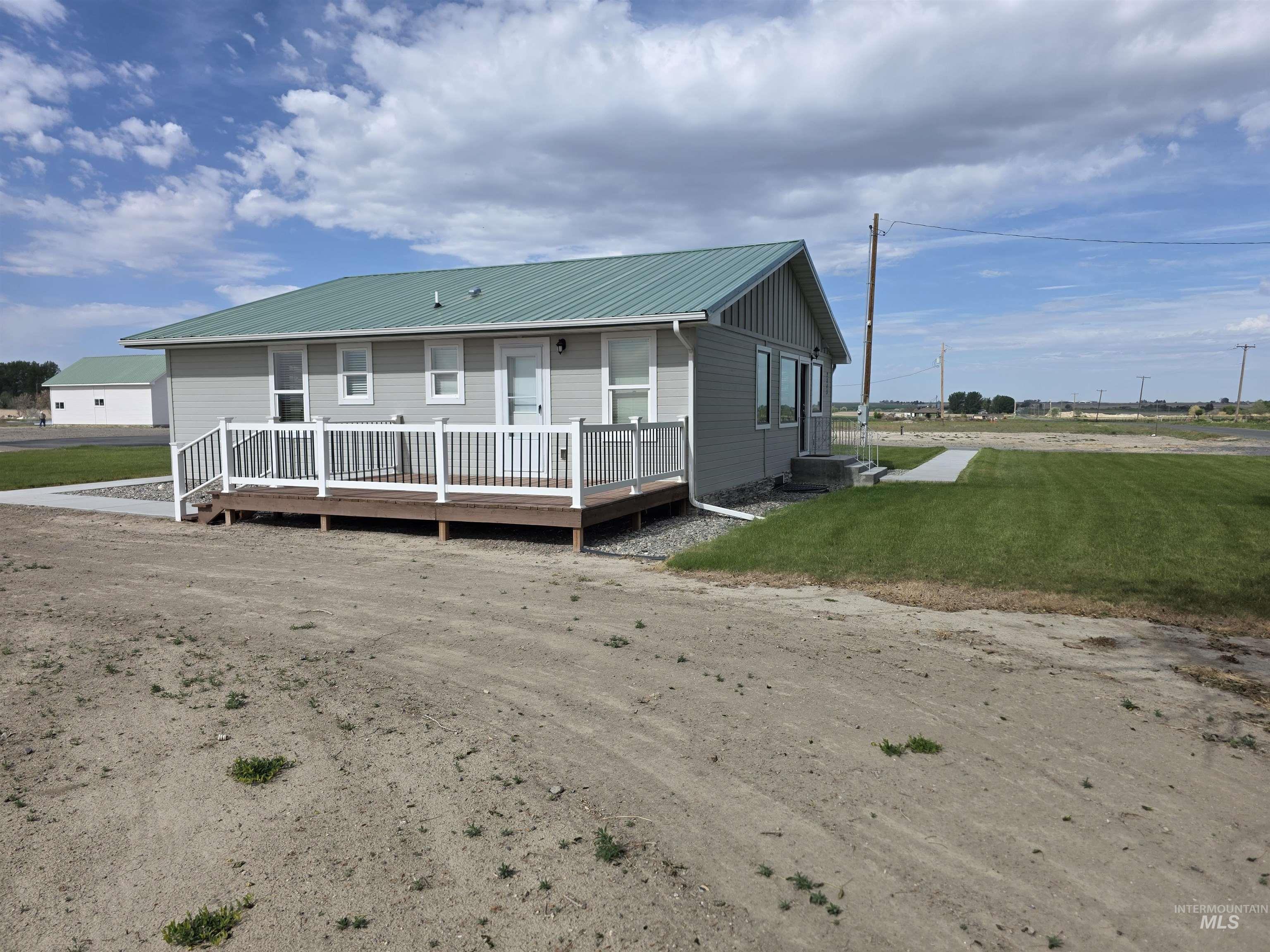 2843 E 3500 N., Twin Falls, Idaho 83301, 4 Bedrooms, 2 Bathrooms, Residential For Sale, Price $590,000, 98986026